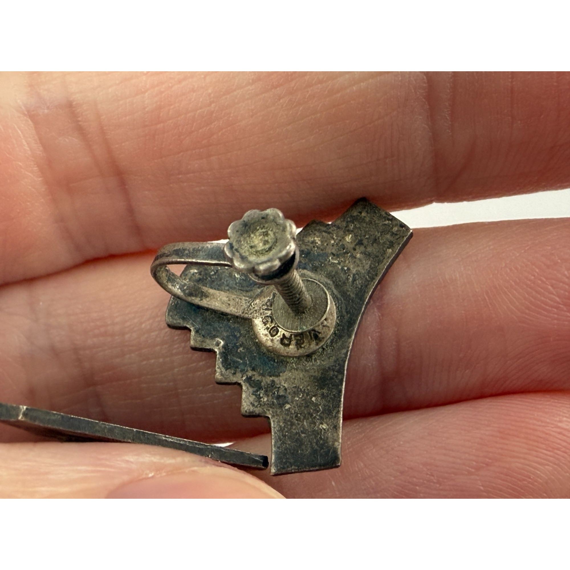 Vintage 1940s or 50s Era Mexican Silver Screwback Earrings Glyph Design 5g 7/8In