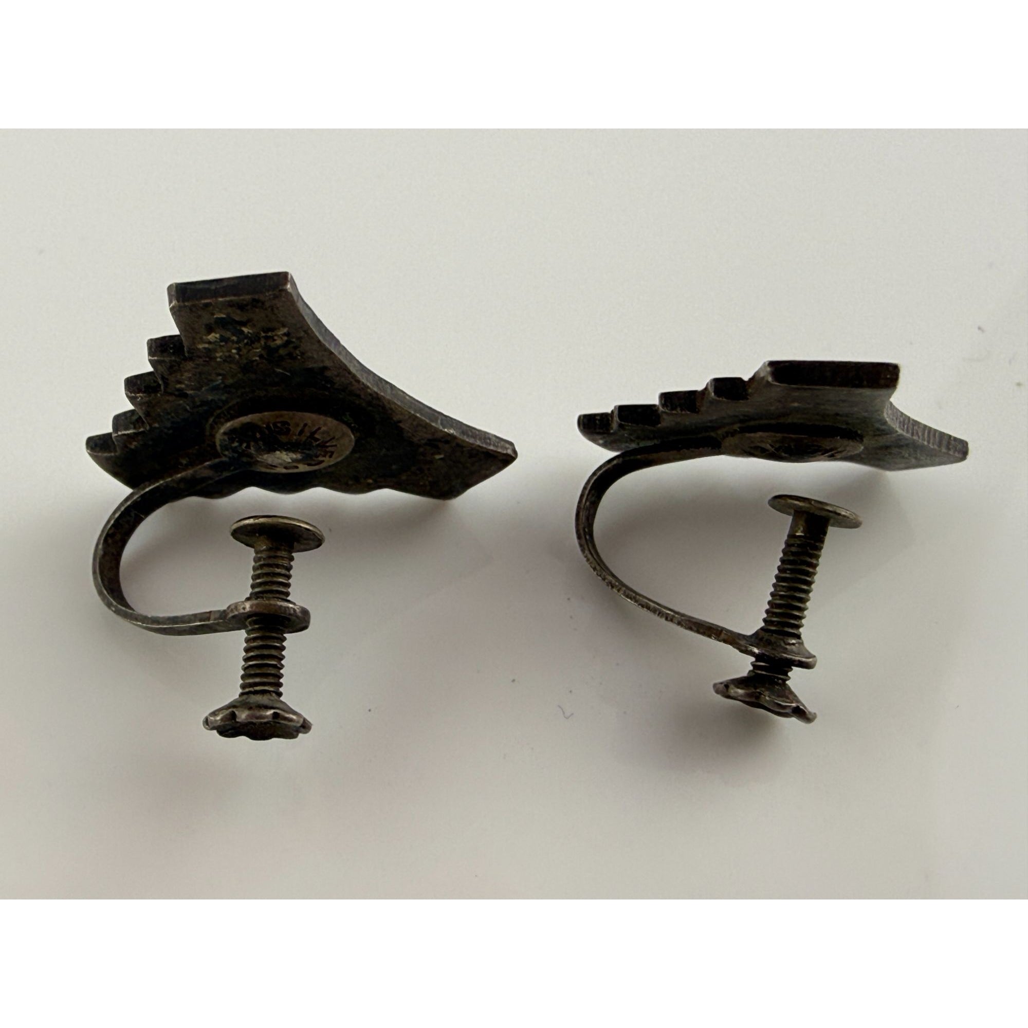 Vintage 1940s or 50s Era Mexican Silver Screwback Earrings Glyph Design 5g 7/8In