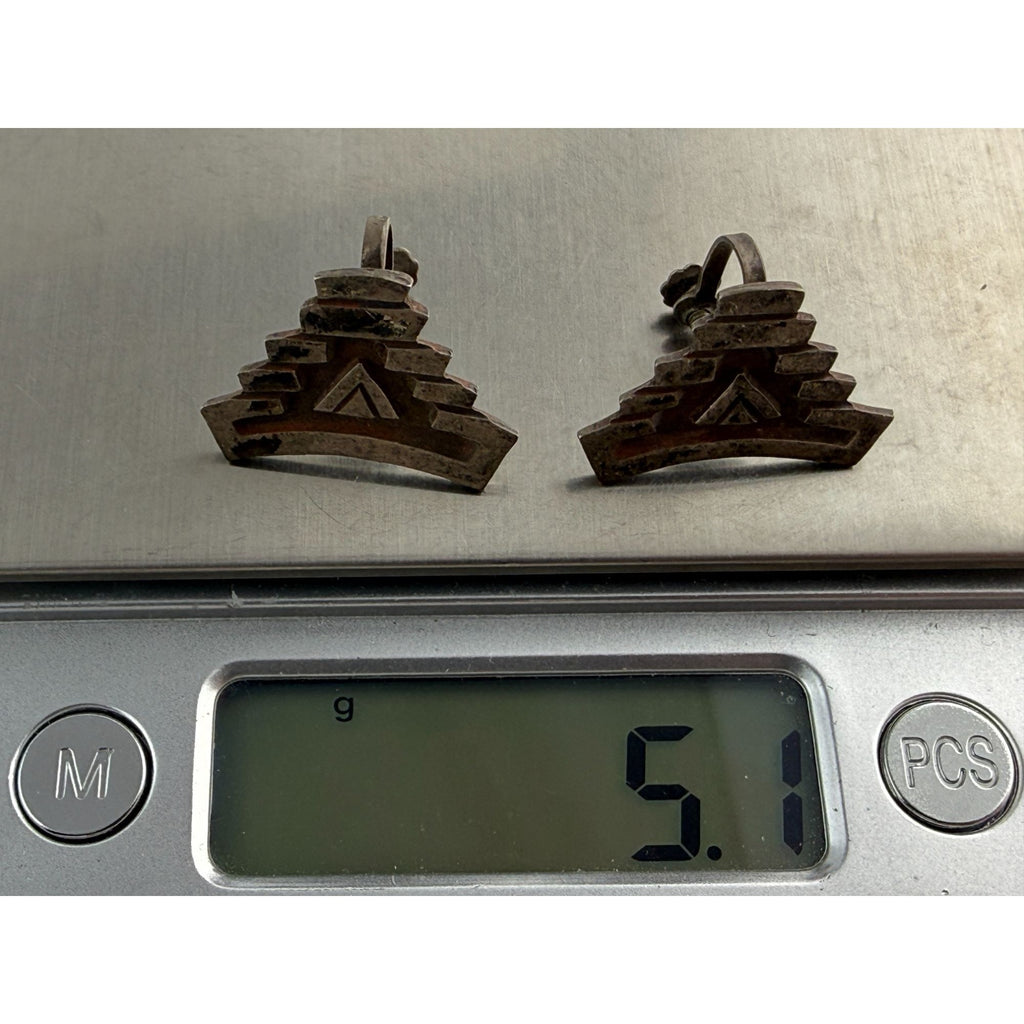 Vintage 1940s or 50s Era Mexican Silver Screwback Earrings Glyph Design 5g 7/8In