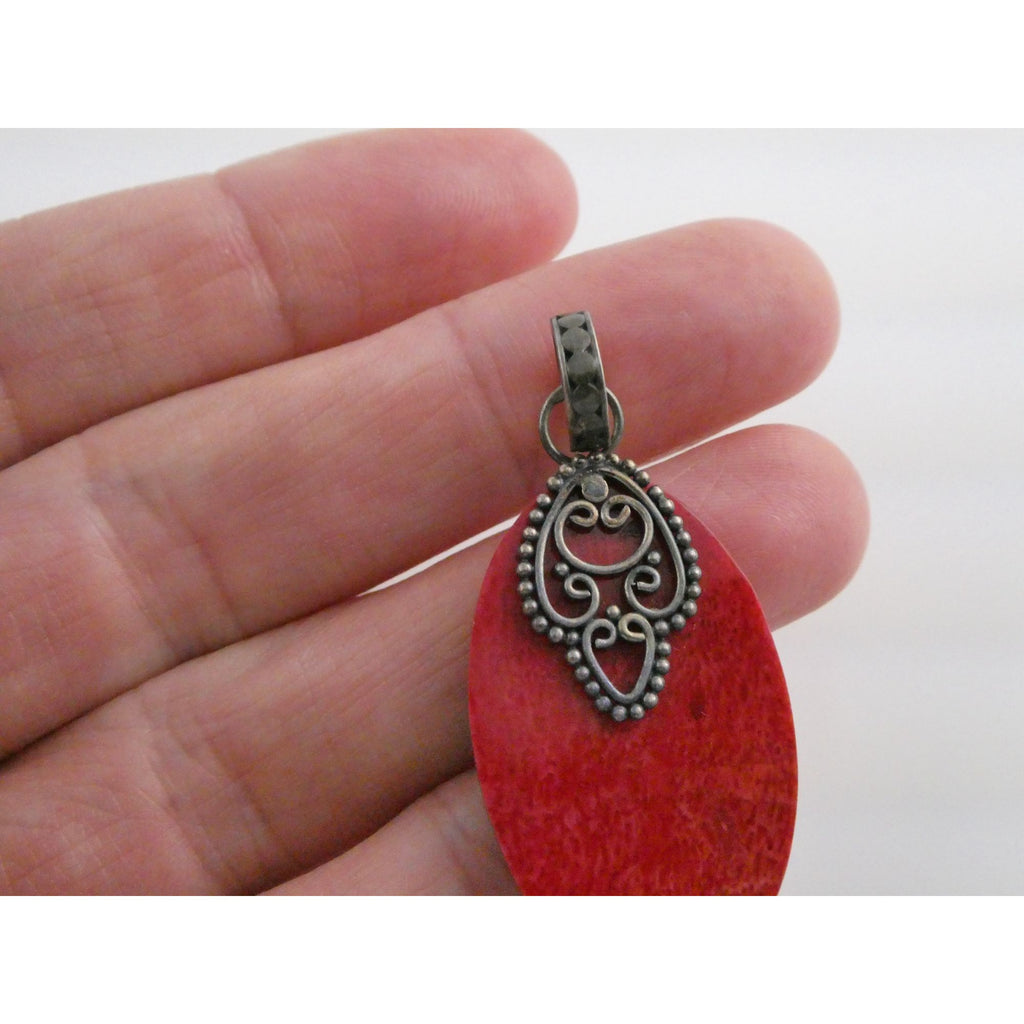 Sterling Silver Flat Compressed Dyed Red Sponge Coral Oval Pendant 5g 45mm Long