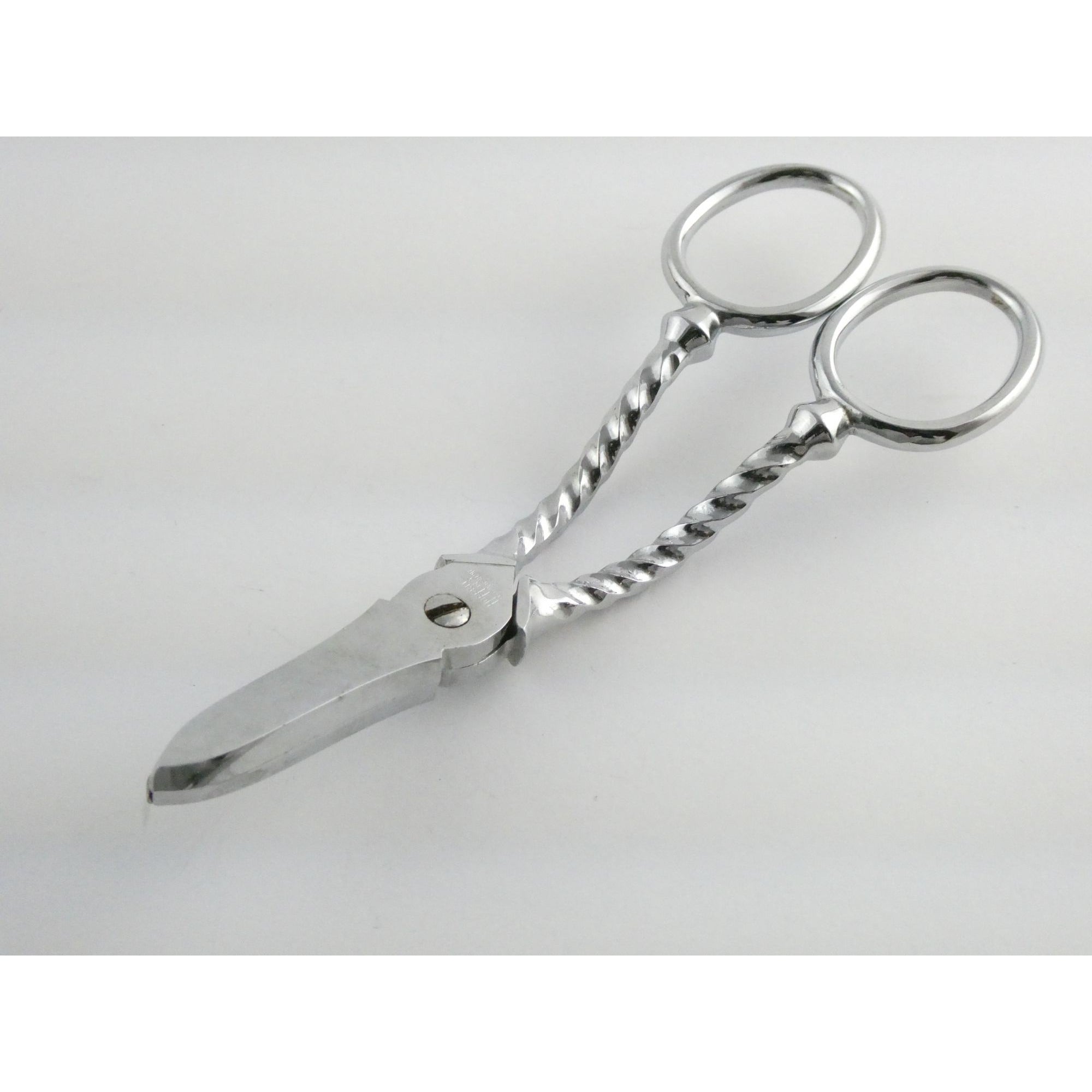 Vintage Hoffritz NY Chromo Pinking Shears 5 Inch Length 47.1 Grams Weight