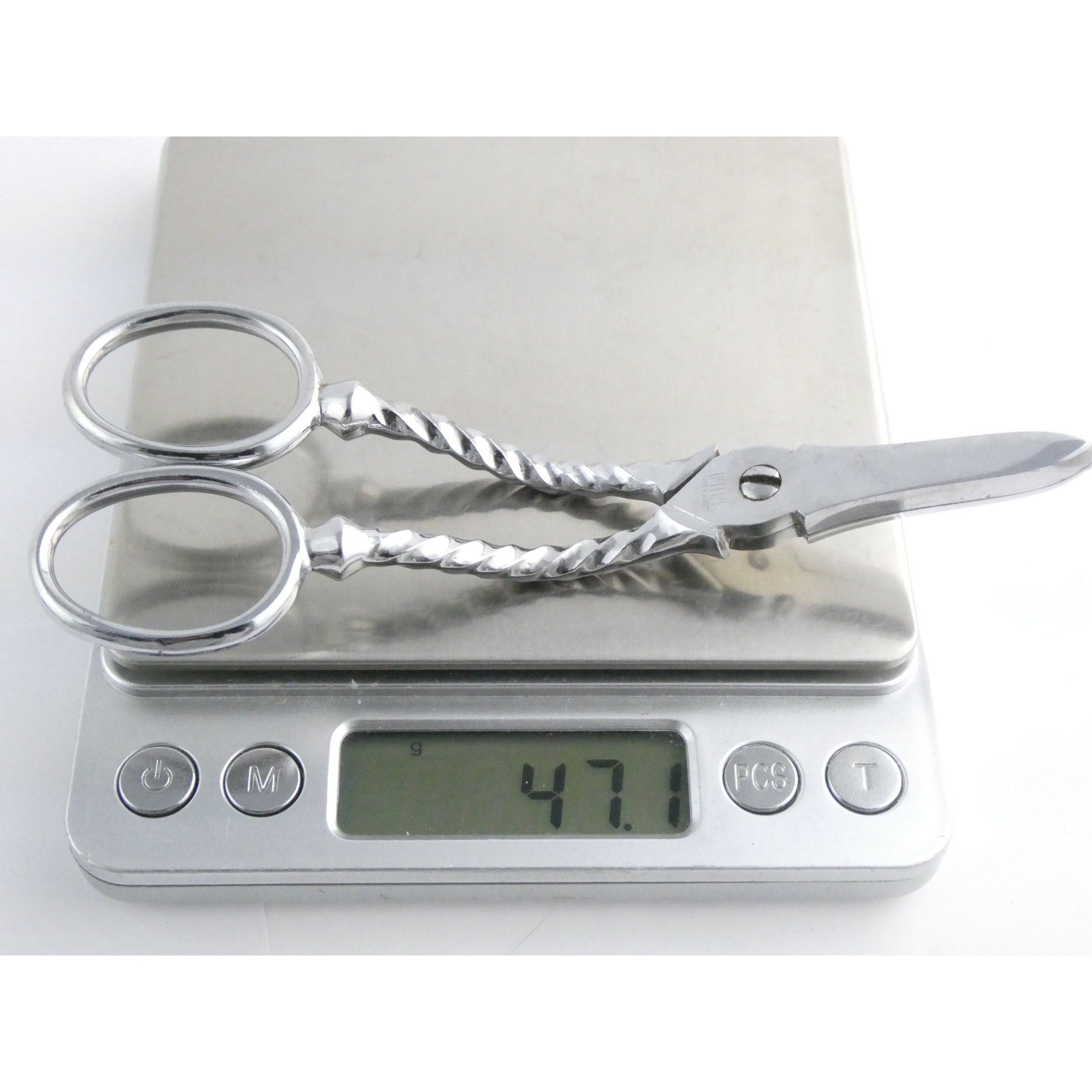 Vintage Hoffritz NY Chromo Pinking Shears 5 Inch Length 47.1 Grams Weight