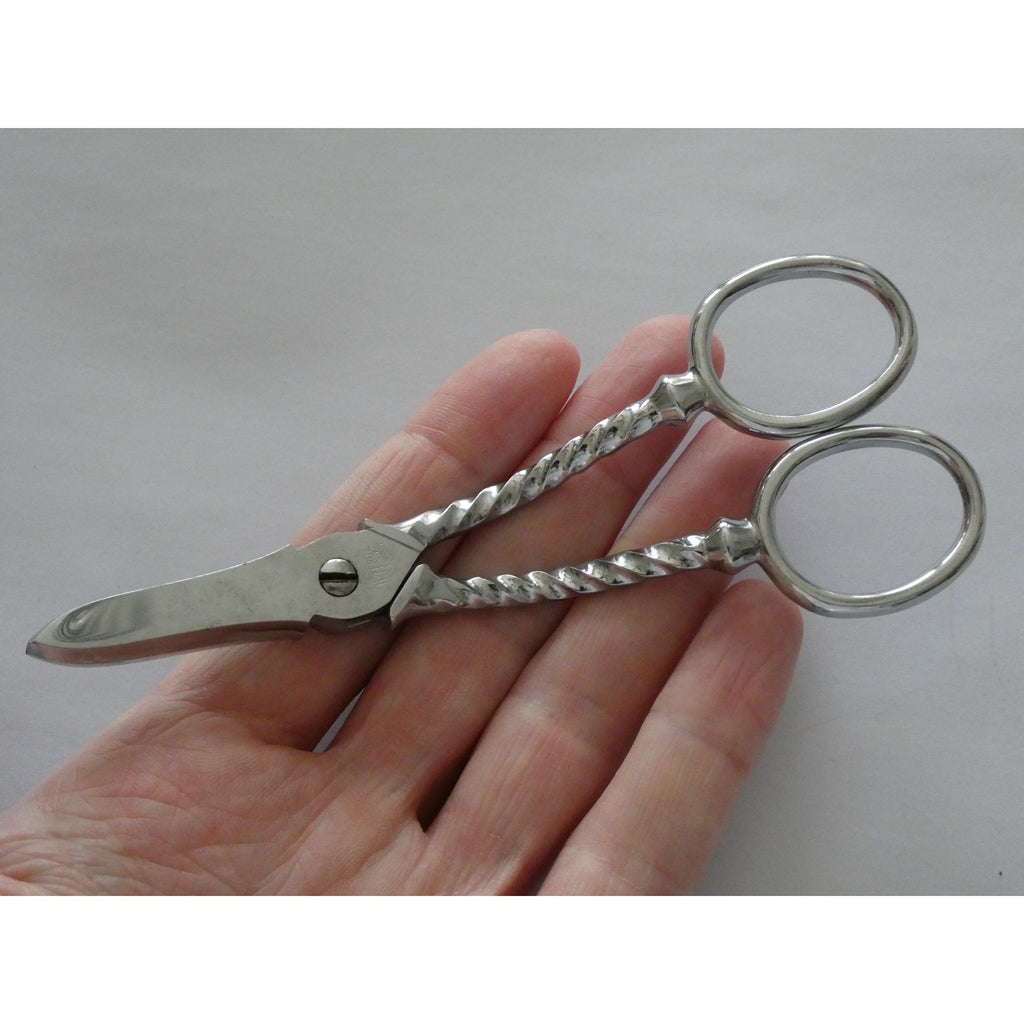Vintage Hoffritz NY Chromo Pinking Shears 5 Inch Length 47.1 Grams Weight