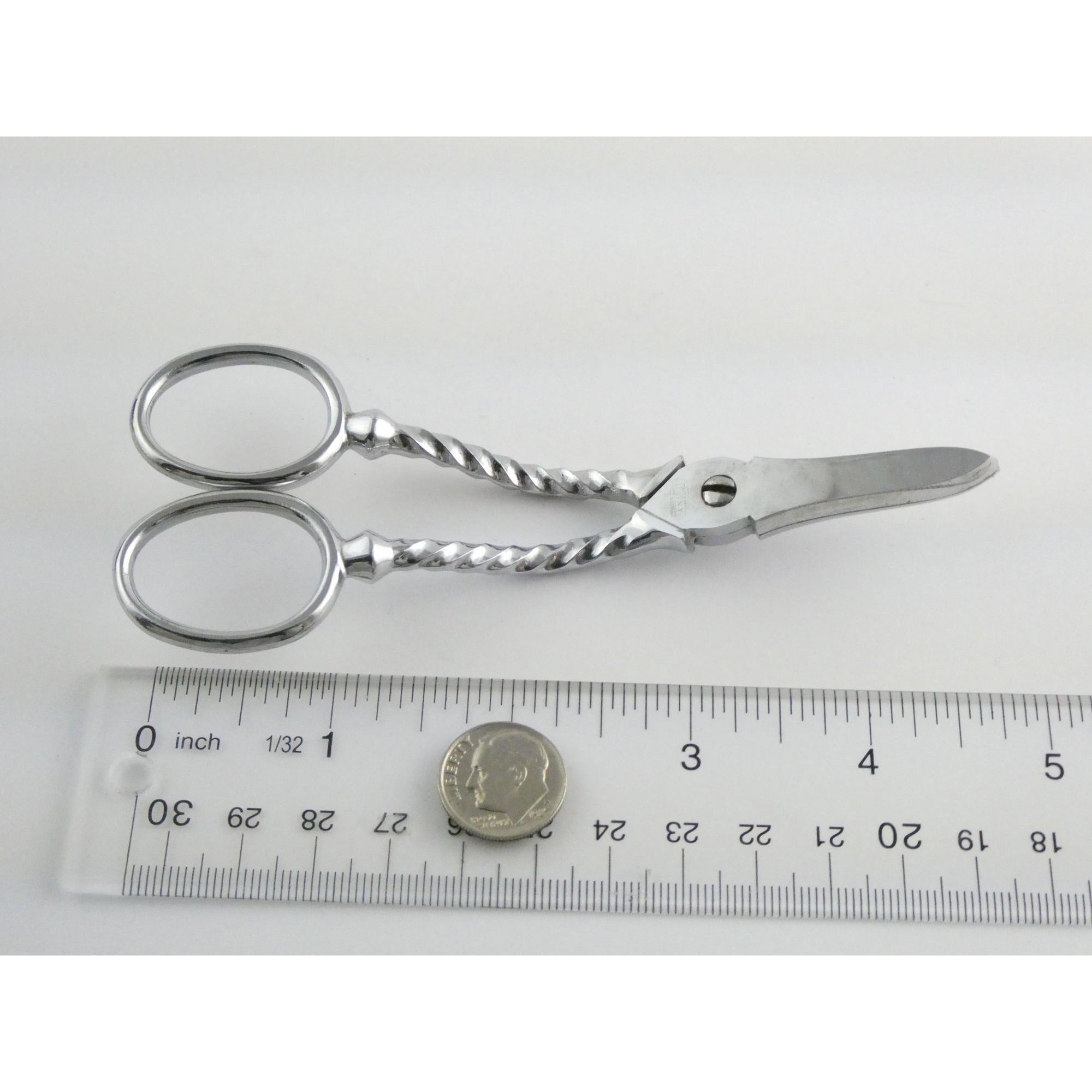 Vintage Hoffritz NY Chromo Pinking Shears 5 Inch Length 47.1 Grams Weight