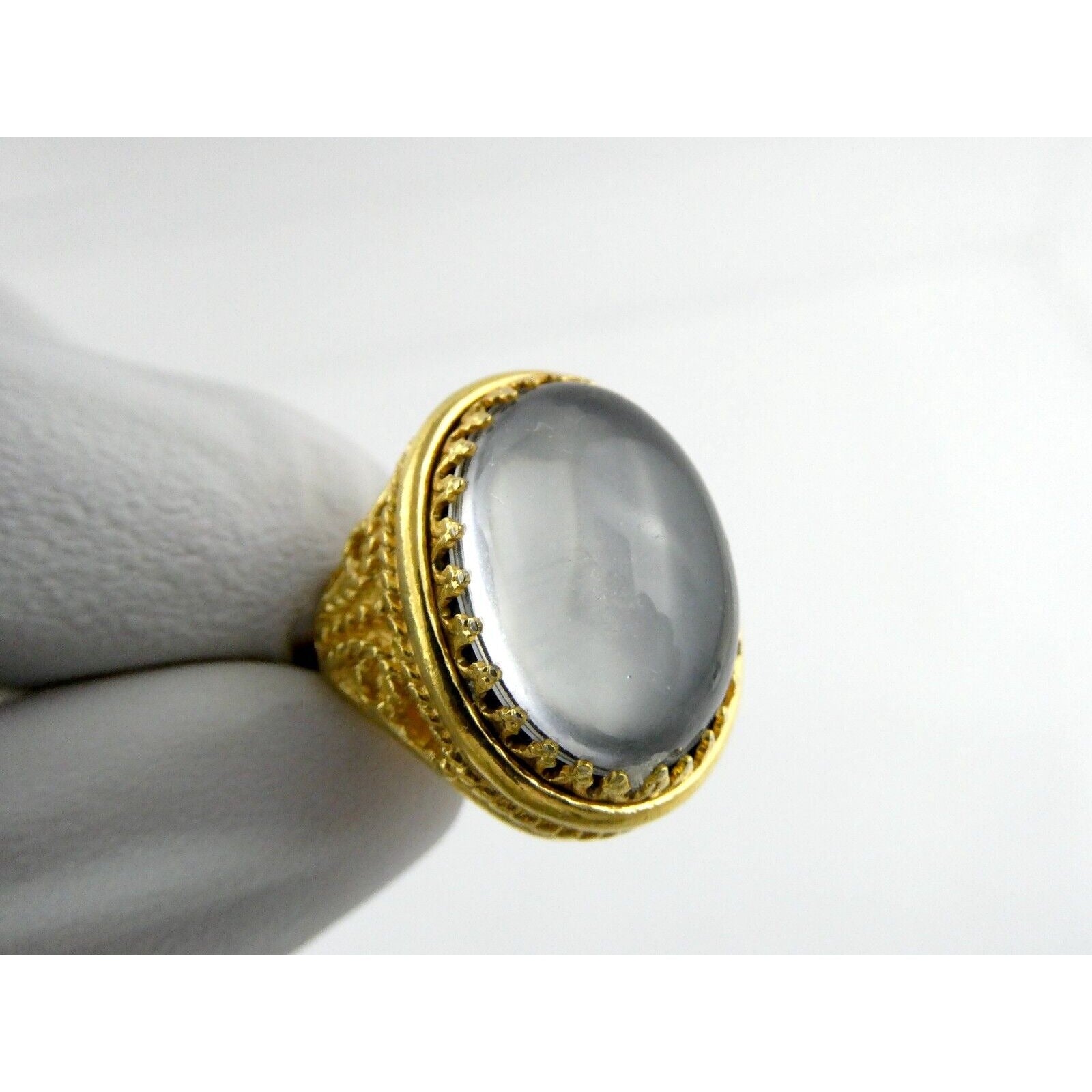 Goldtone Metal White Gray Reflective Rhinestone Ring Size 6 8.5g