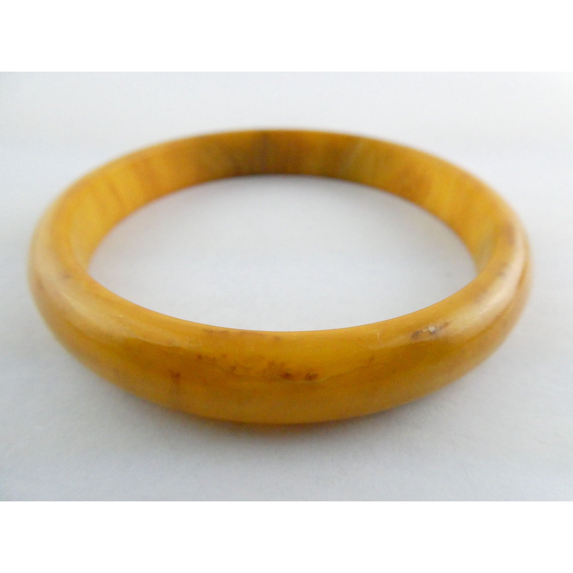 Vintage Bakelite Bangle Bracelet Swirled Butterscotch Yellow Color 8 Inches 16g