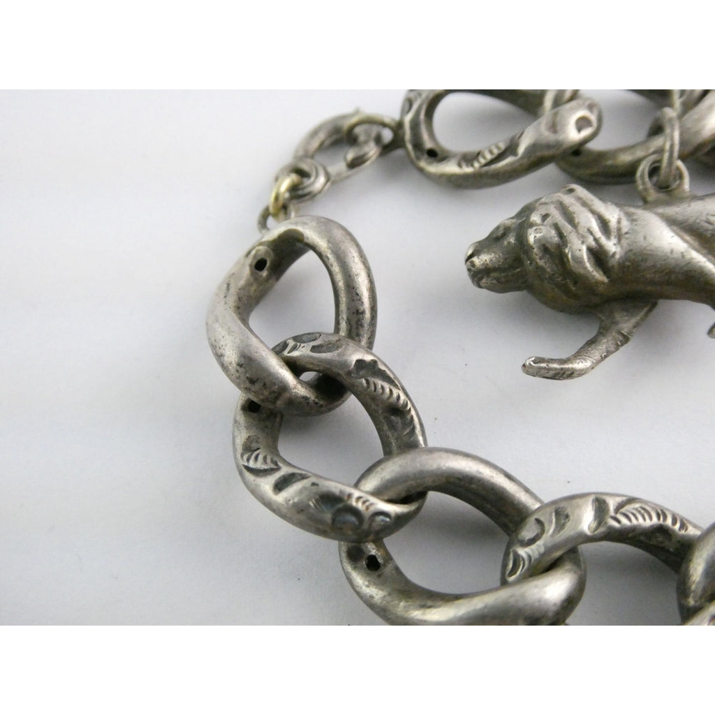 Antique Sterling Silver Figural Lion Charm on Chased Chain Link Bracelet 6.5 In
