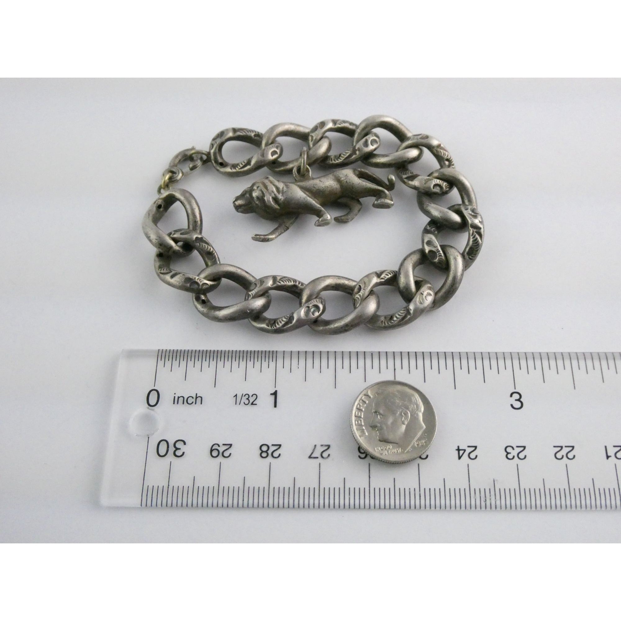 Antique Sterling Silver Figural Lion Charm on Chased Chain Link Bracelet 6.5 In
