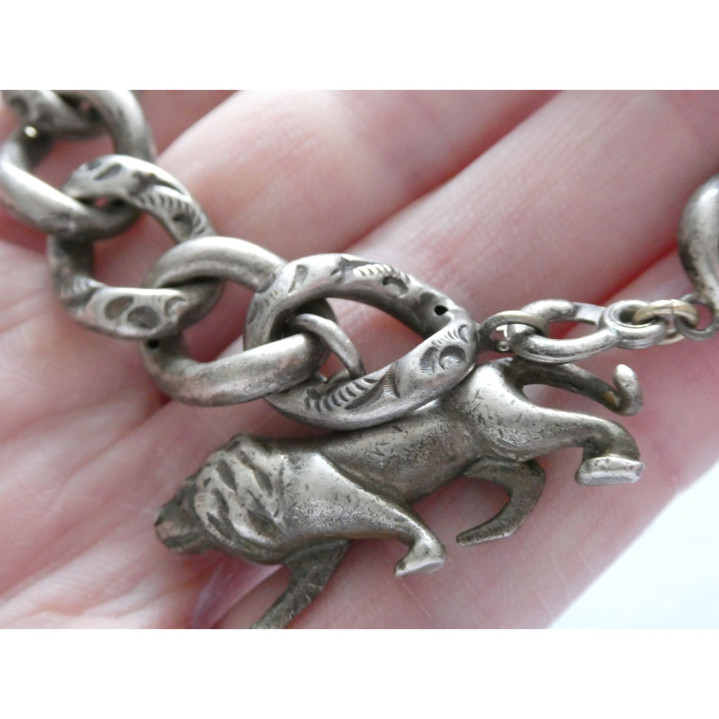 Antique Sterling Silver Figural Lion Charm on Chased Chain Link Bracelet 6.5 In