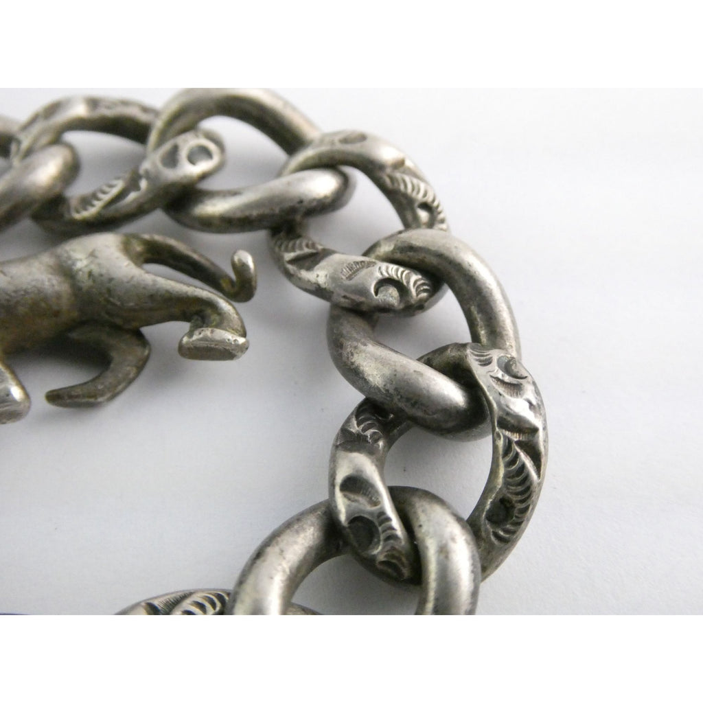 Antique Sterling Silver Figural Lion Charm on Chased Chain Link Bracelet 6.5 In