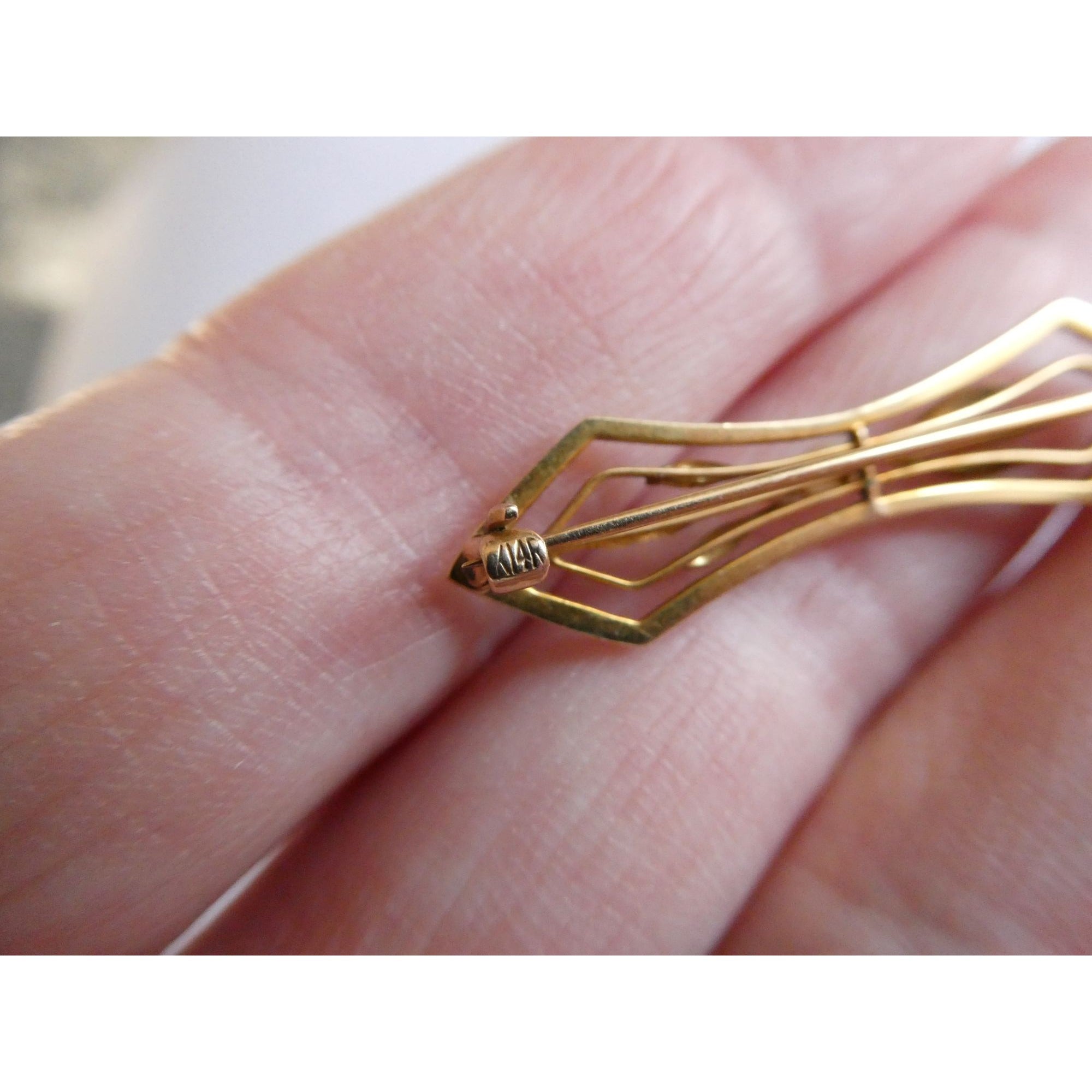 Antique 14k Yellow Gold Green Enameled Leaves and Seed Pearl Bar Pin Brooch 2.5g