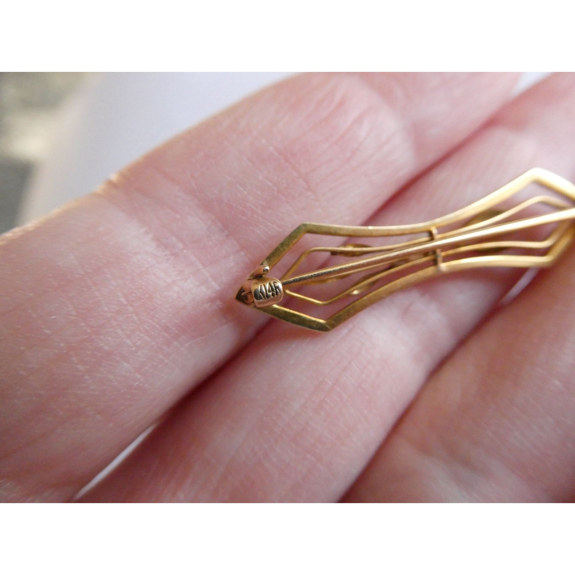 Antique 14k Yellow Gold Green Enameled Leaves and Seed Pearl Bar Pin Brooch 2.5g