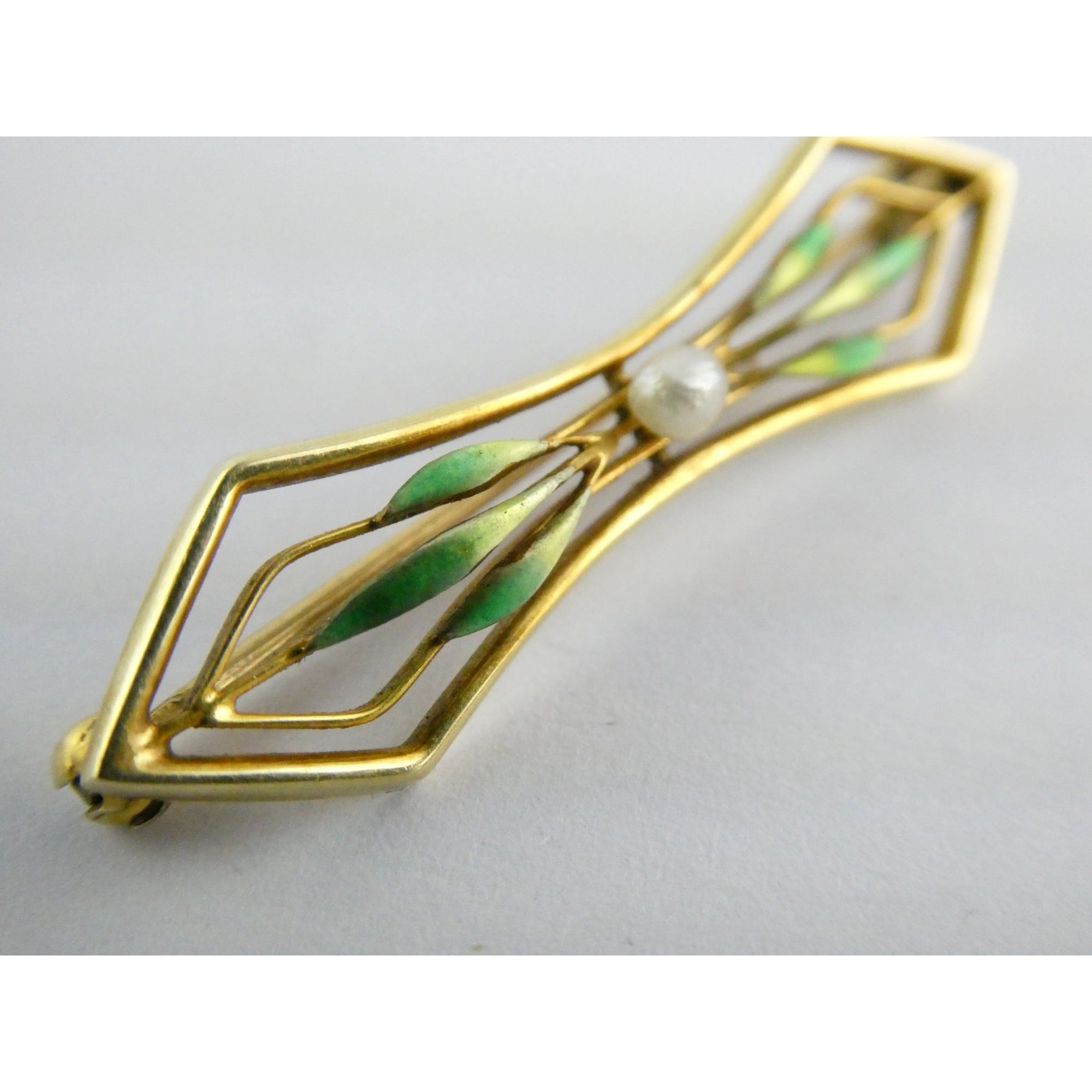 Antique 14k Yellow Gold Green Enameled Leaves and Seed Pearl Bar Pin Brooch 2.5g