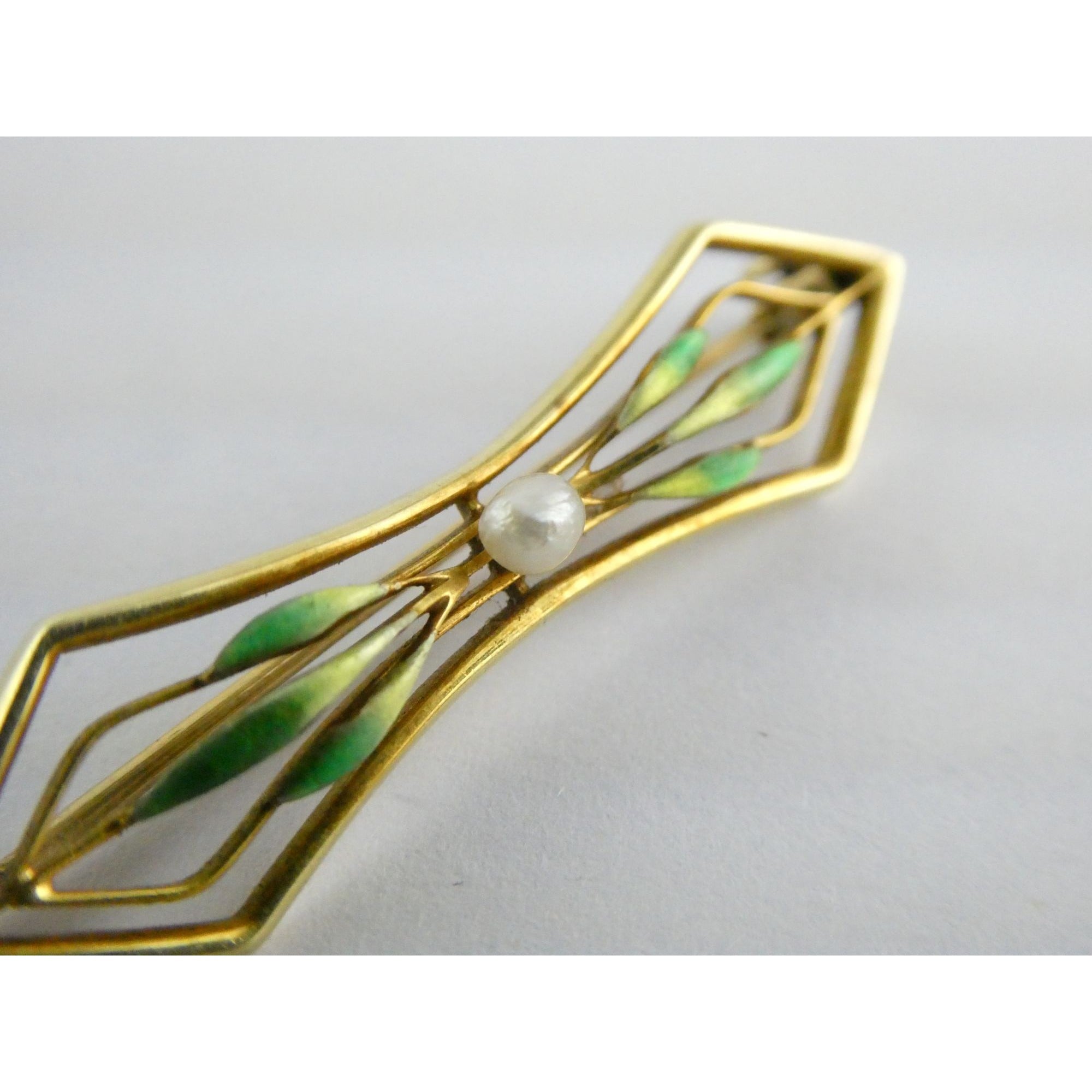 Antique 14k Yellow Gold Green Enameled Leaves and Seed Pearl Bar Pin Brooch 2.5g