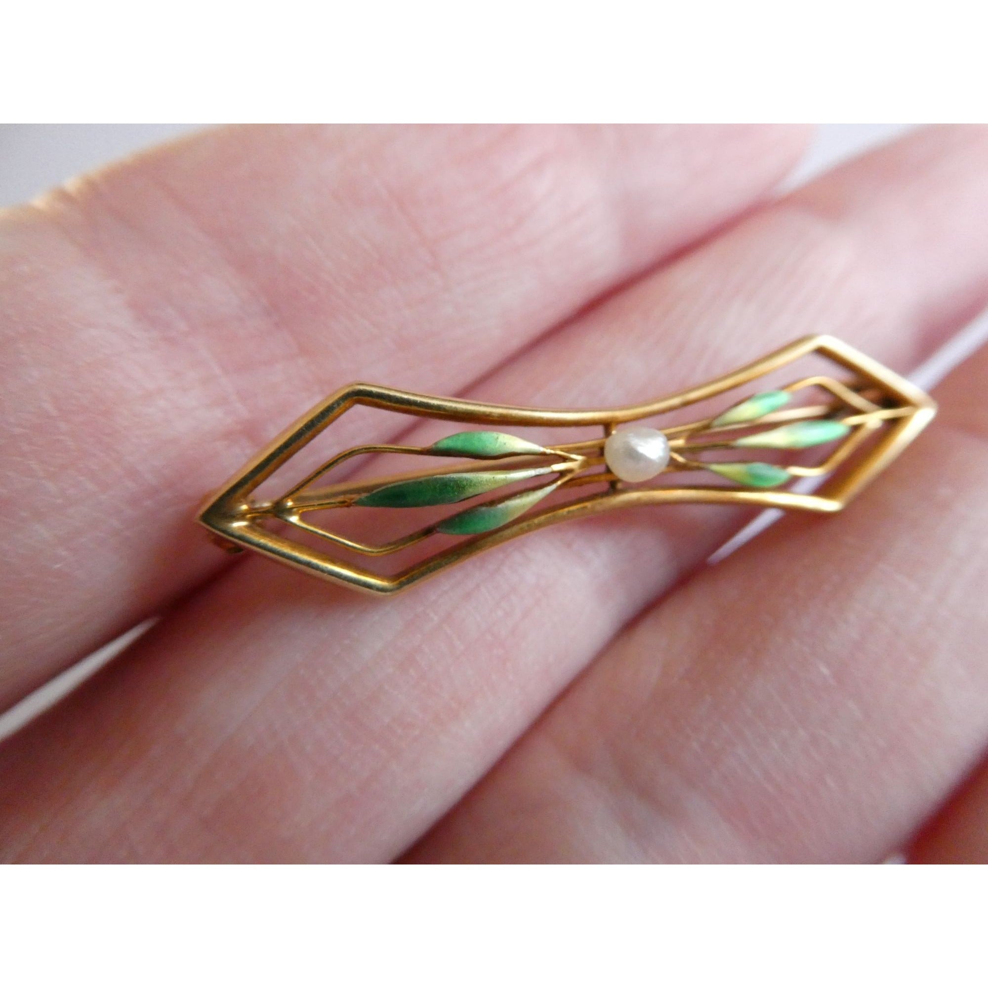 Antique 14k Yellow Gold Green Enameled Leaves and Seed Pearl Bar Pin Brooch 2.5g