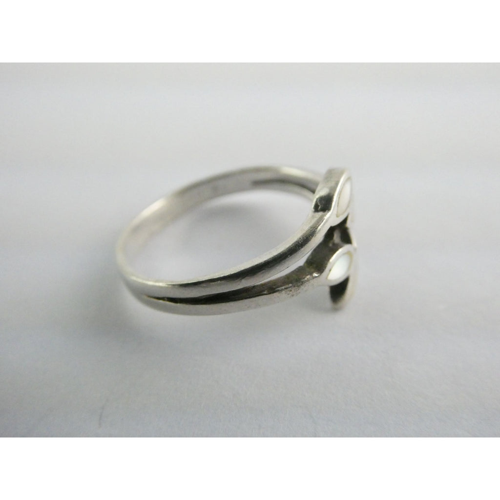 Sterling Silver MOP Shell Inlay Leaf Design Band Ring Size 6.5 Weighs 1.9g