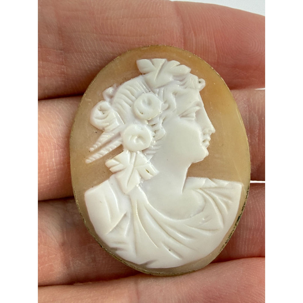 Vintage Loose Hand Carved Shell Cameo Woman Facing Right 38mm x 29mm 5.1g