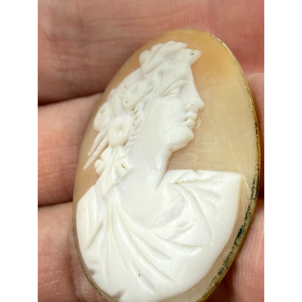Vintage Loose Hand Carved Shell Cameo Woman Facing Right 38mm x 29mm 5.1g