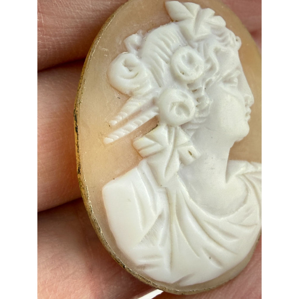Vintage Loose Hand Carved Shell Cameo Woman Facing Right 38mm x 29mm 5.1g