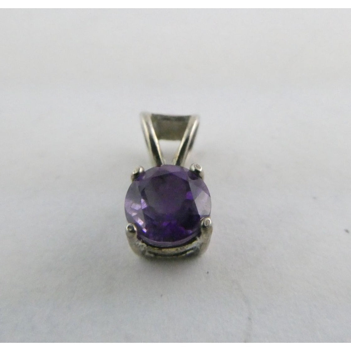 Ross Simons Sterling Silver Round Cut Amethyst Mini Slide Pendant .7g 11mm