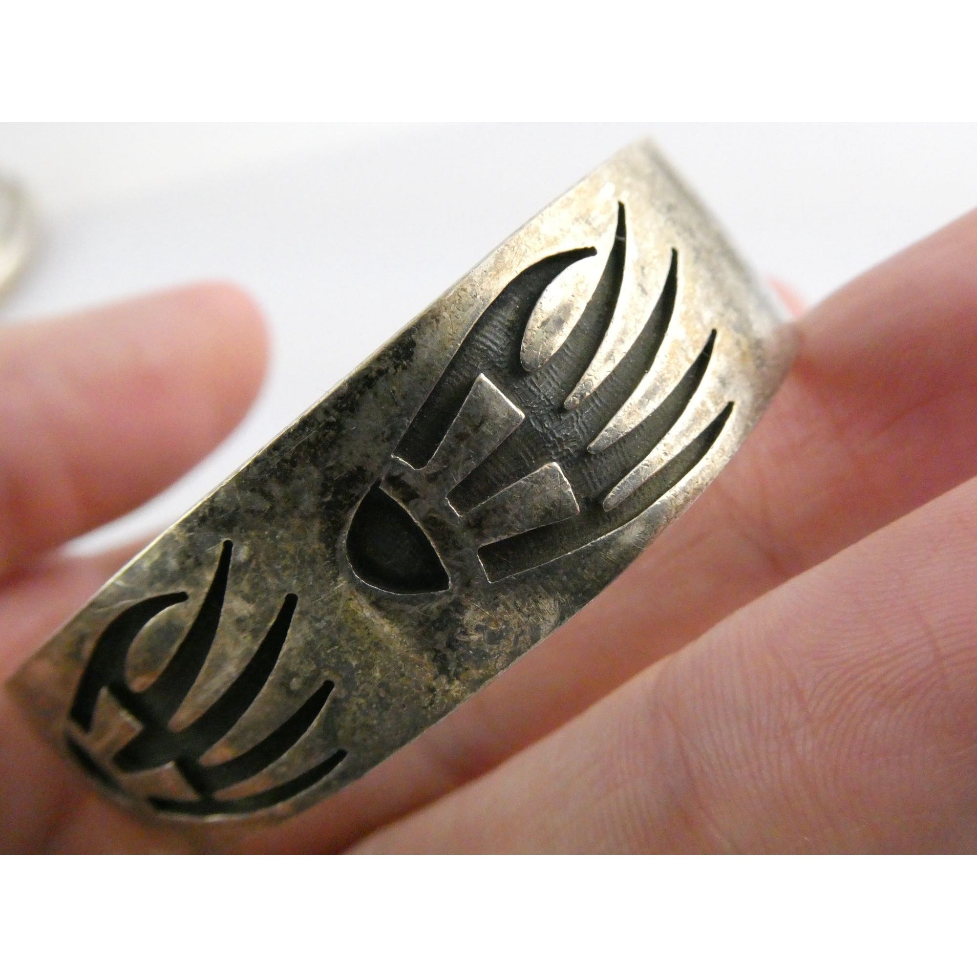 Riley Polequaptewa NA Hopi Artisan Sterling Silver Bear Track Cuff Bracelet 32g