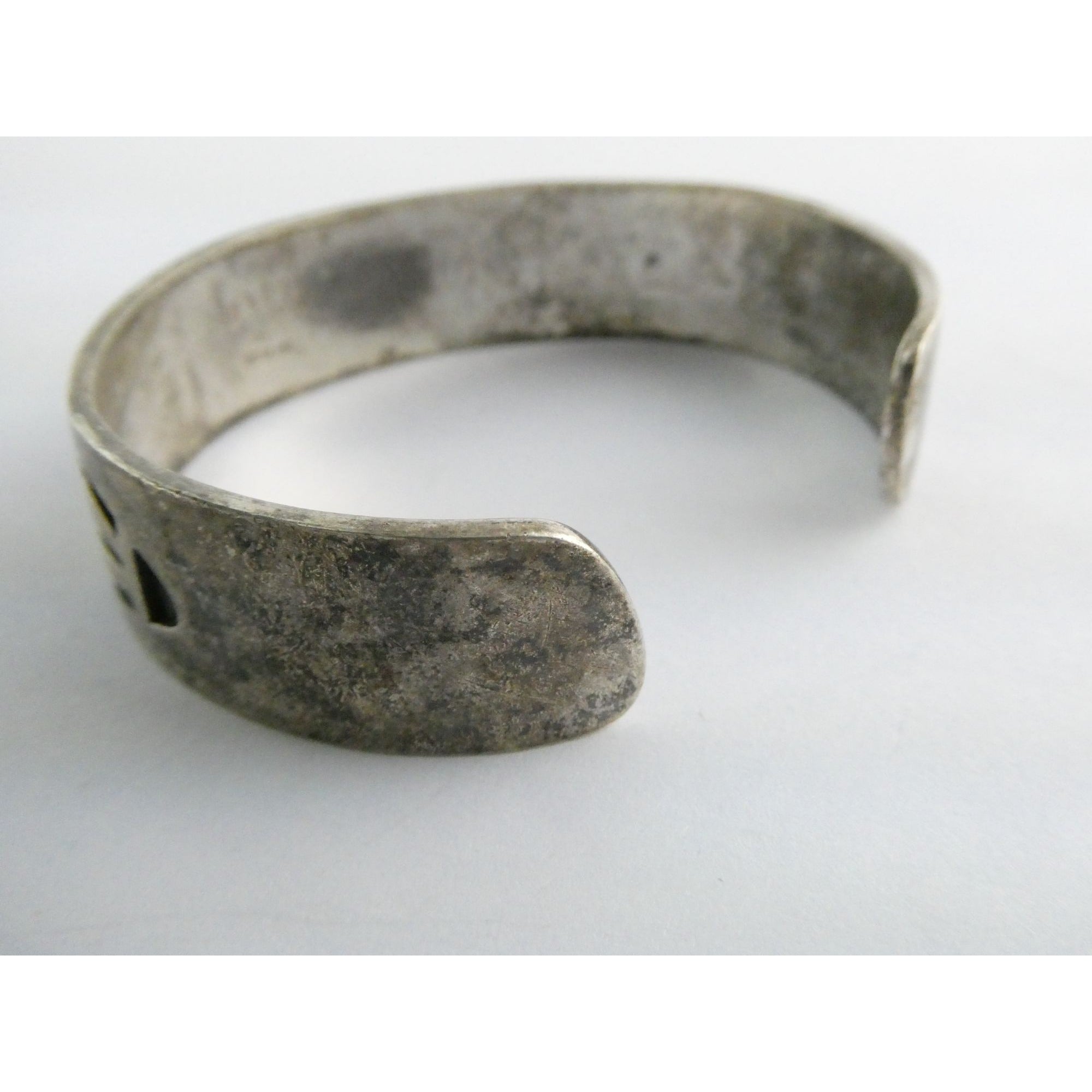 Riley Polequaptewa NA Hopi Artisan Sterling Silver Bear Track Cuff Bracelet 32g
