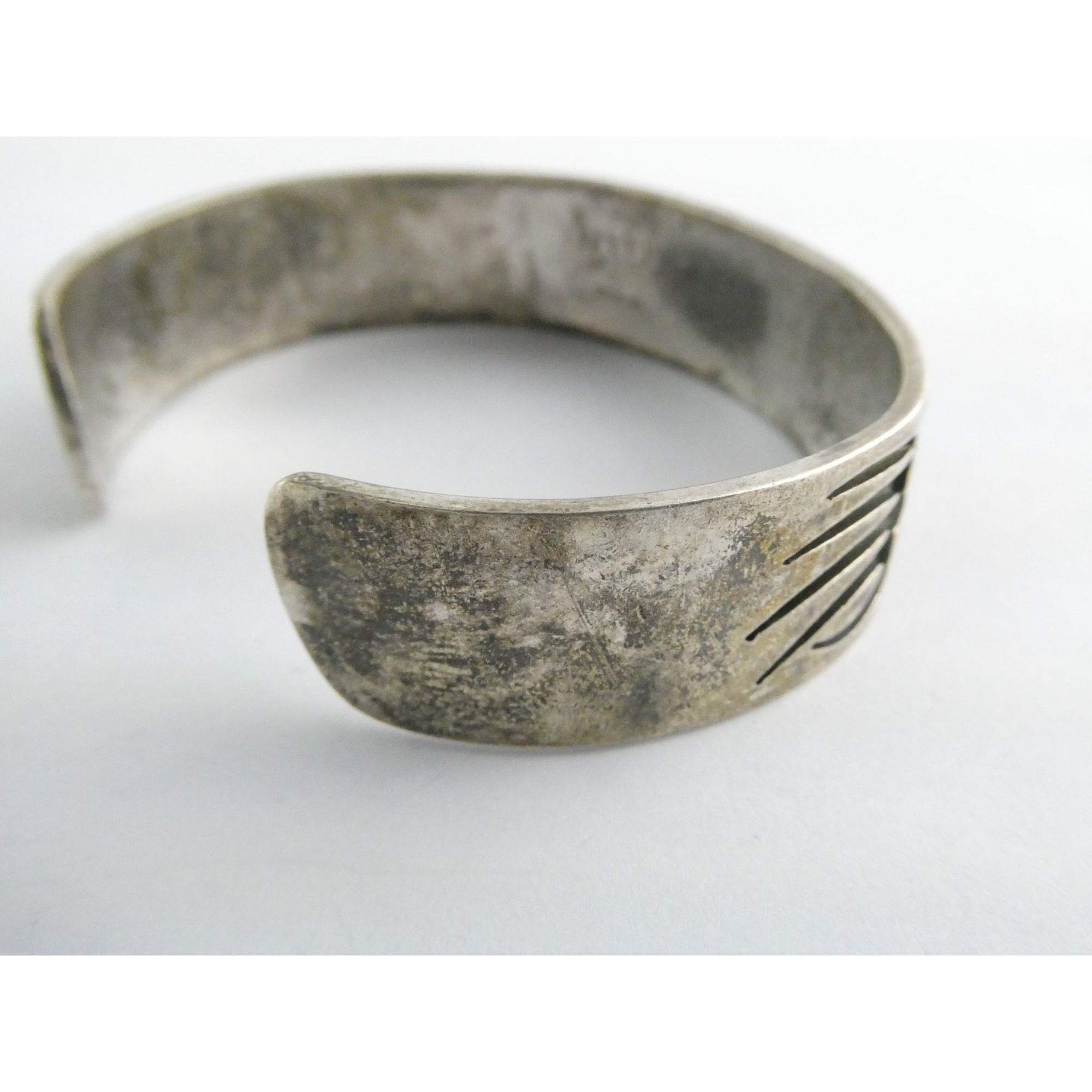 Riley Polequaptewa NA Hopi Artisan Sterling Silver Bear Track Cuff Bracelet 32g