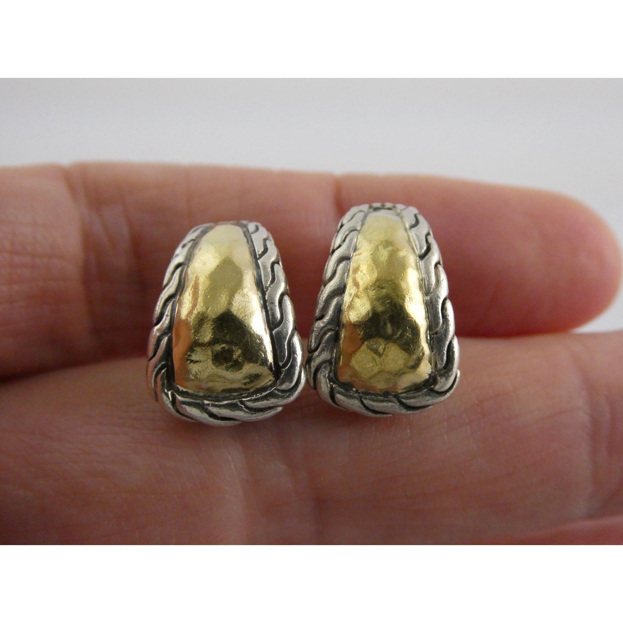 John Hardy Palu 22k Gold Sterling Silver Hammered Motif Pierced Earrings 17mm 8g