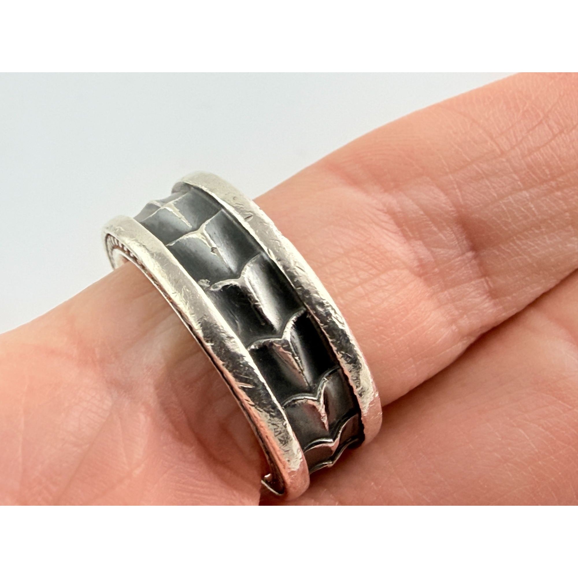 David Yurman Sterling Silver Armory Band Ring Size 10 Weighs 15.7g 9mm Thickness