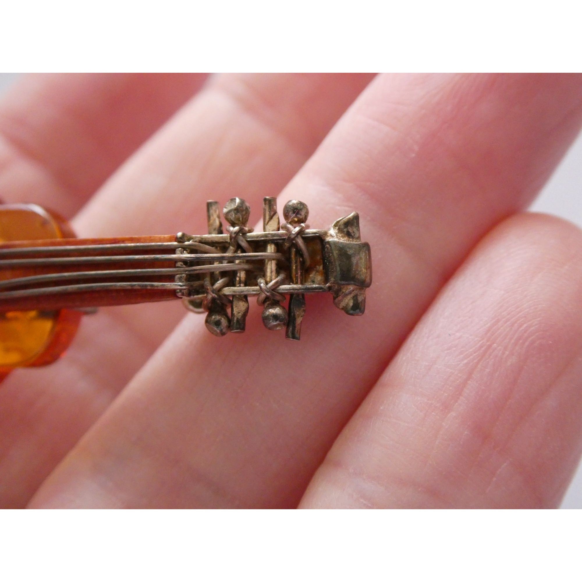 Vintage Polish Sterling Silver Carved Baltic Amber Violin Pin Brooch 6.4g 55mm