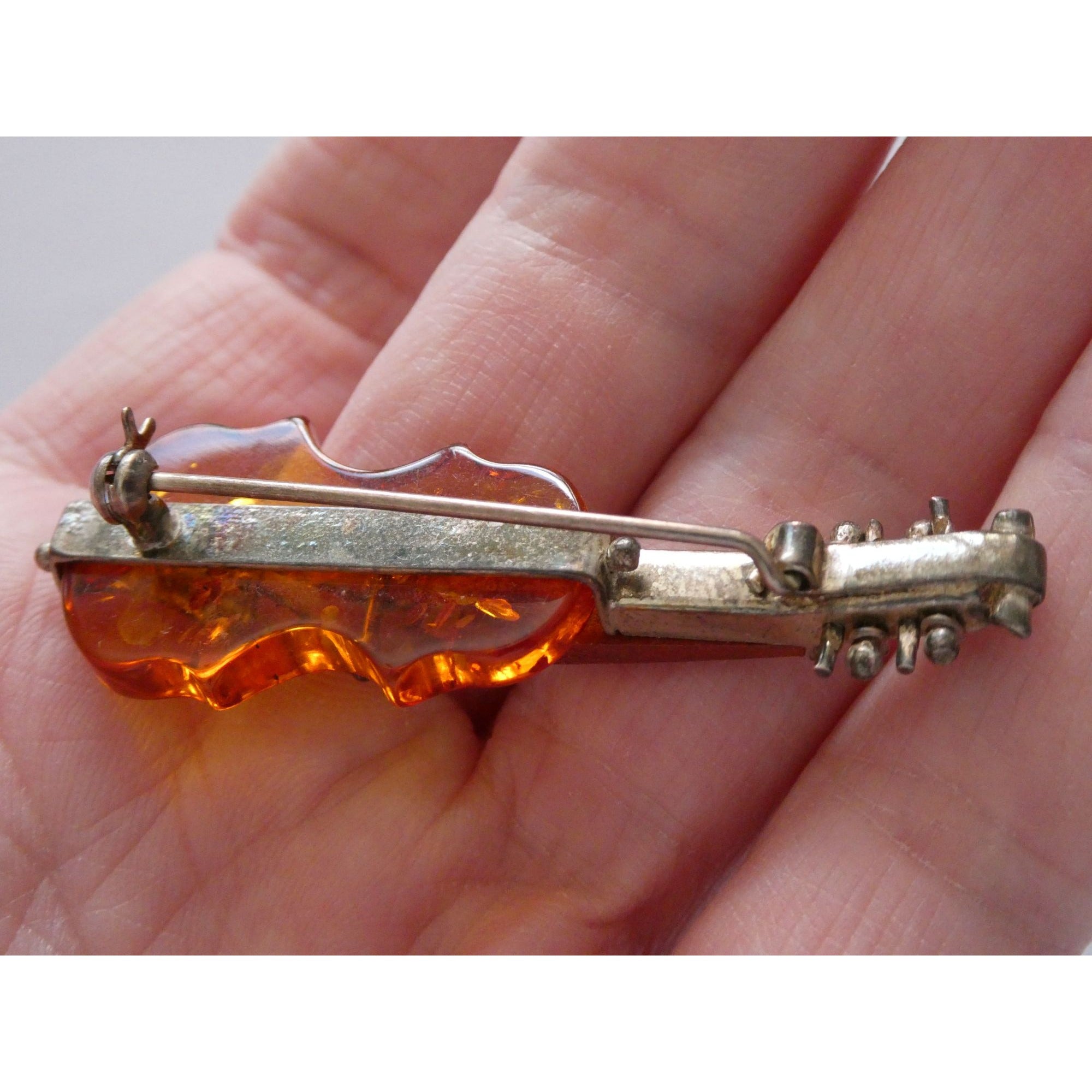 Vintage Polish Sterling Silver Carved Baltic Amber Violin Pin Brooch 6.4g 55mm