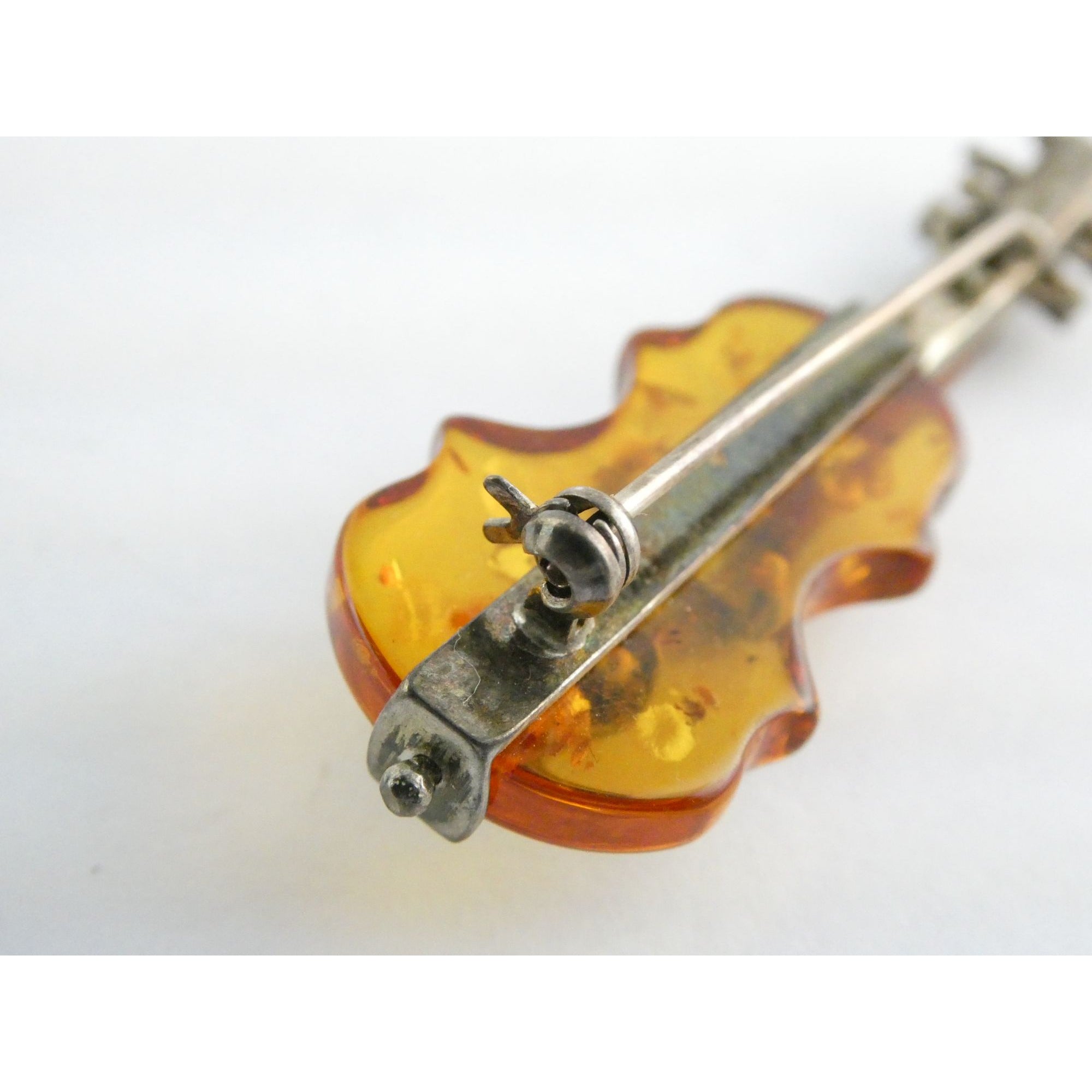 Vintage Polish Sterling Silver Carved Baltic Amber Violin Pin Brooch 6.4g 55mm