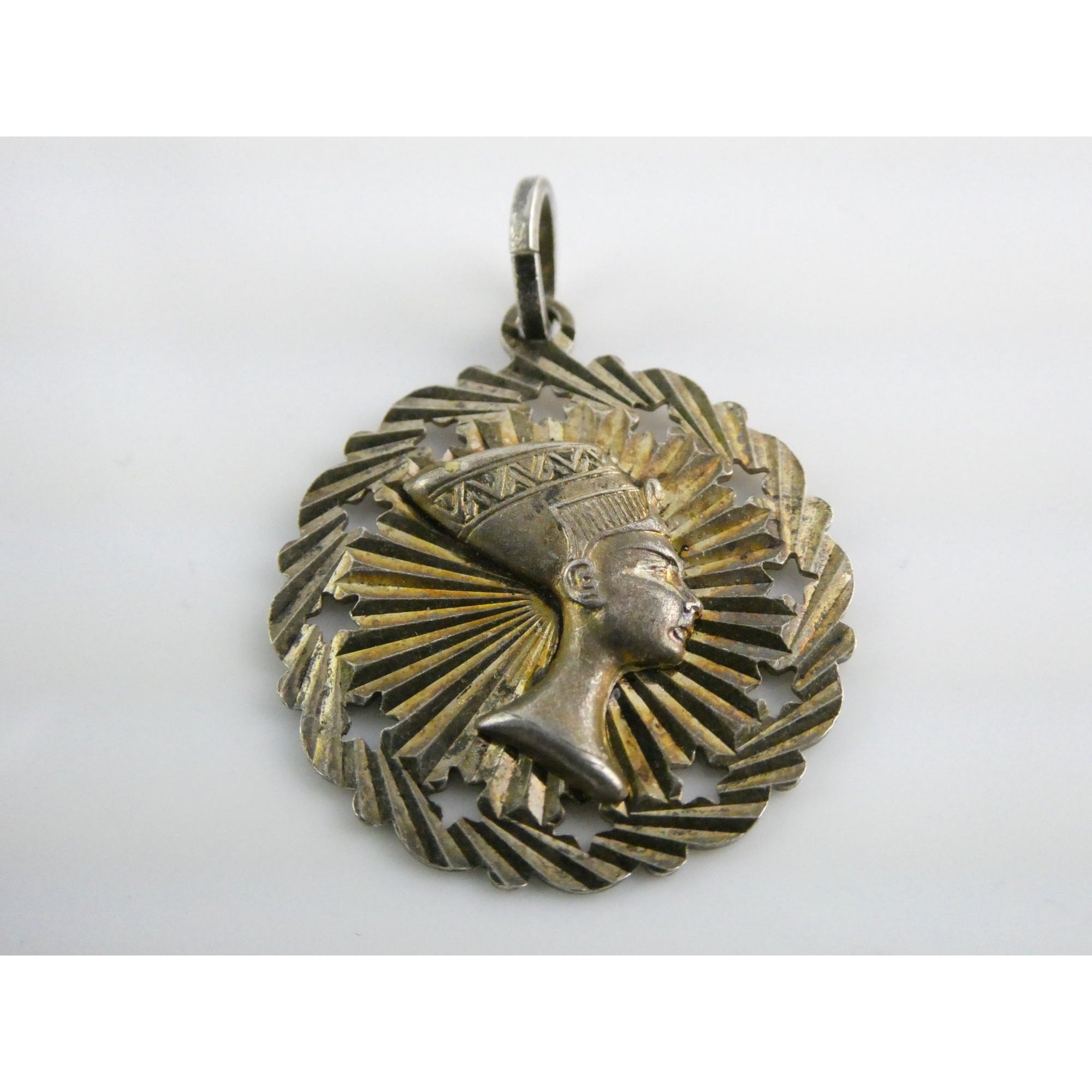 Vintage VIOI Italy Sterling Silver Star Bordered Cleopatra Bust Pendant 3g 1 In