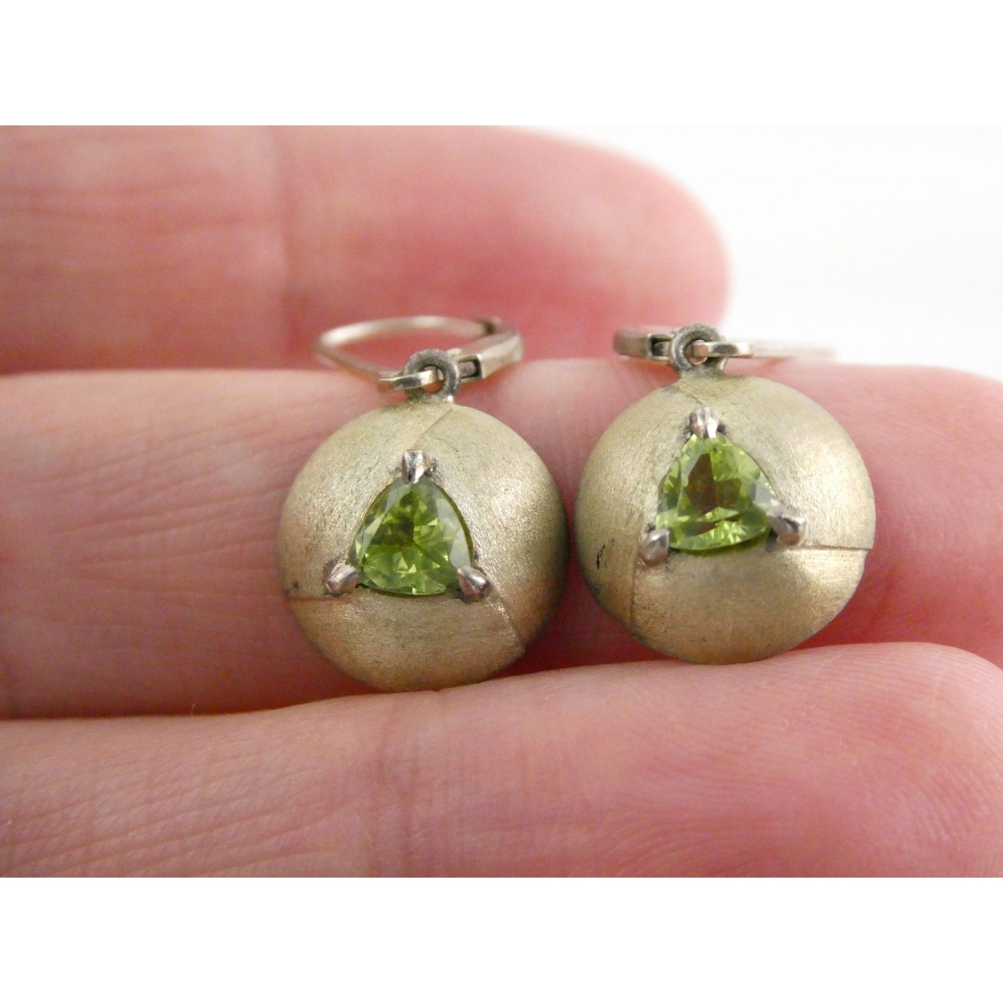 Designer AD Sterling Silver Textured Peridot Dangling Earrings 4g 28mm Length