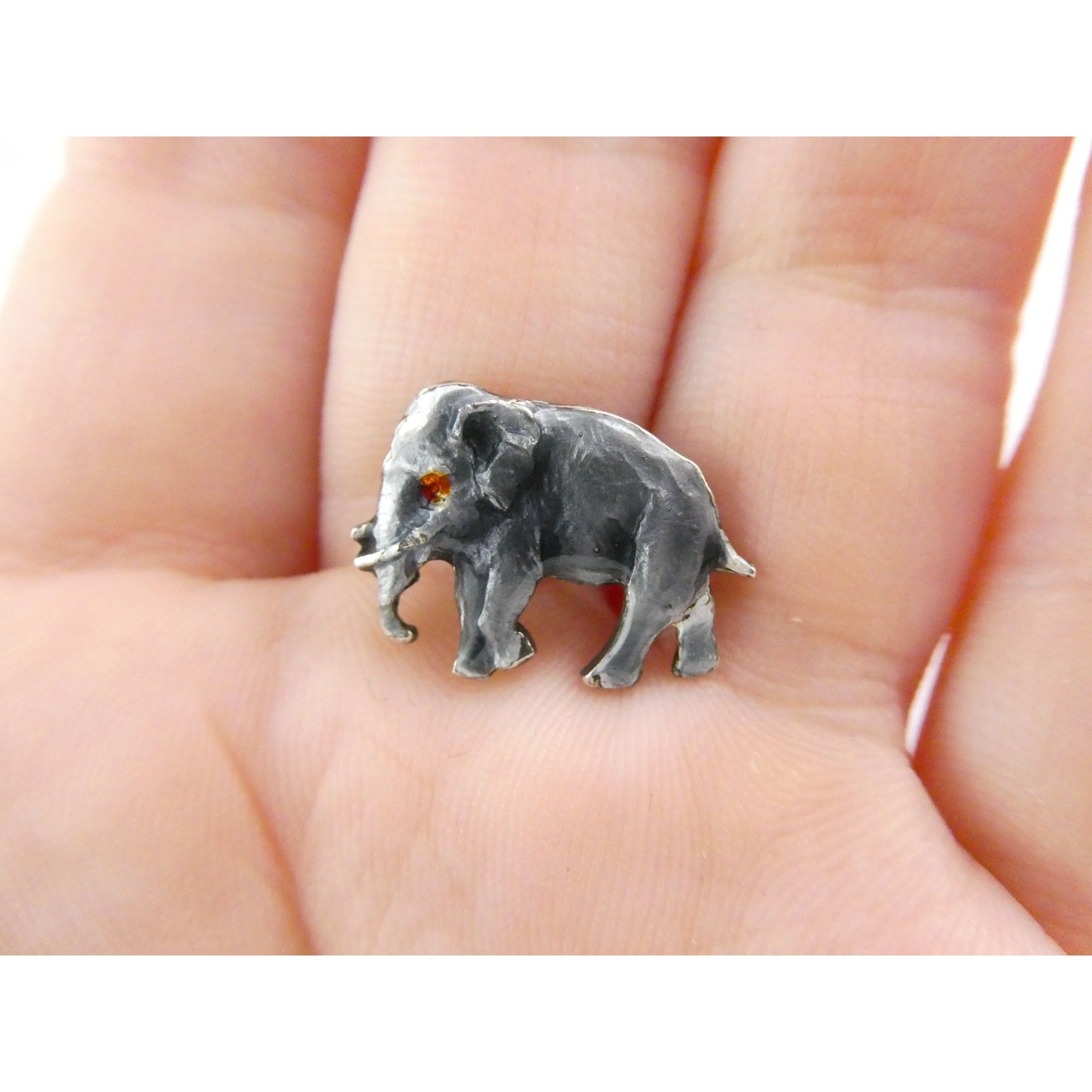 Vintage Mini 1920s Elephant Enamel Sterling Silver Pin Red Eye Brooch 2.5g 18mm