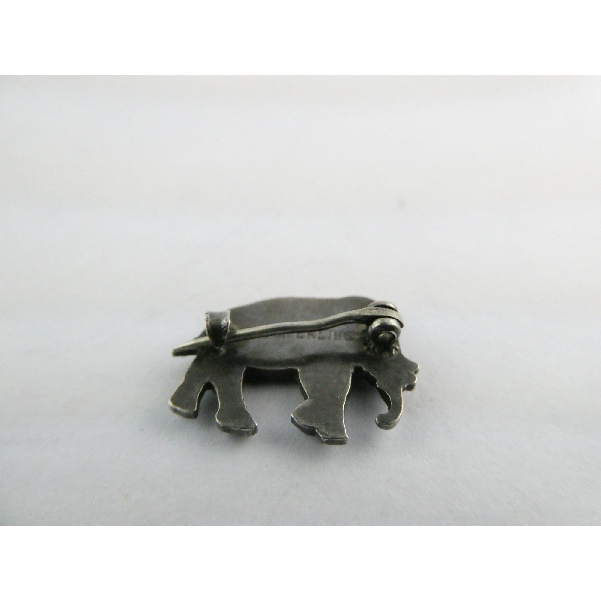 Vintage Mini 1920s Elephant Enamel Sterling Silver Pin Red Eye Brooch 2.5g 18mm