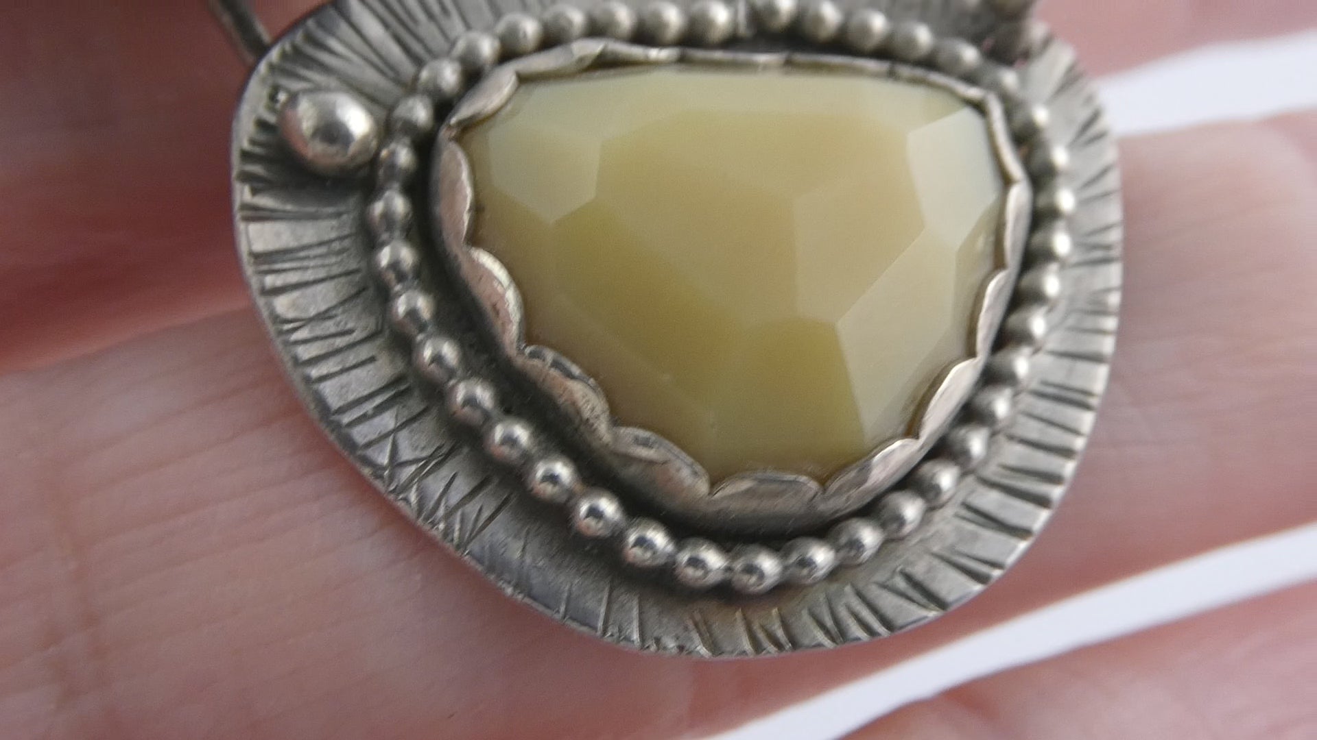 Vintage Artisan Made Sterling Silver Faceted Cream Gem Pendant Necklace 36g 17In