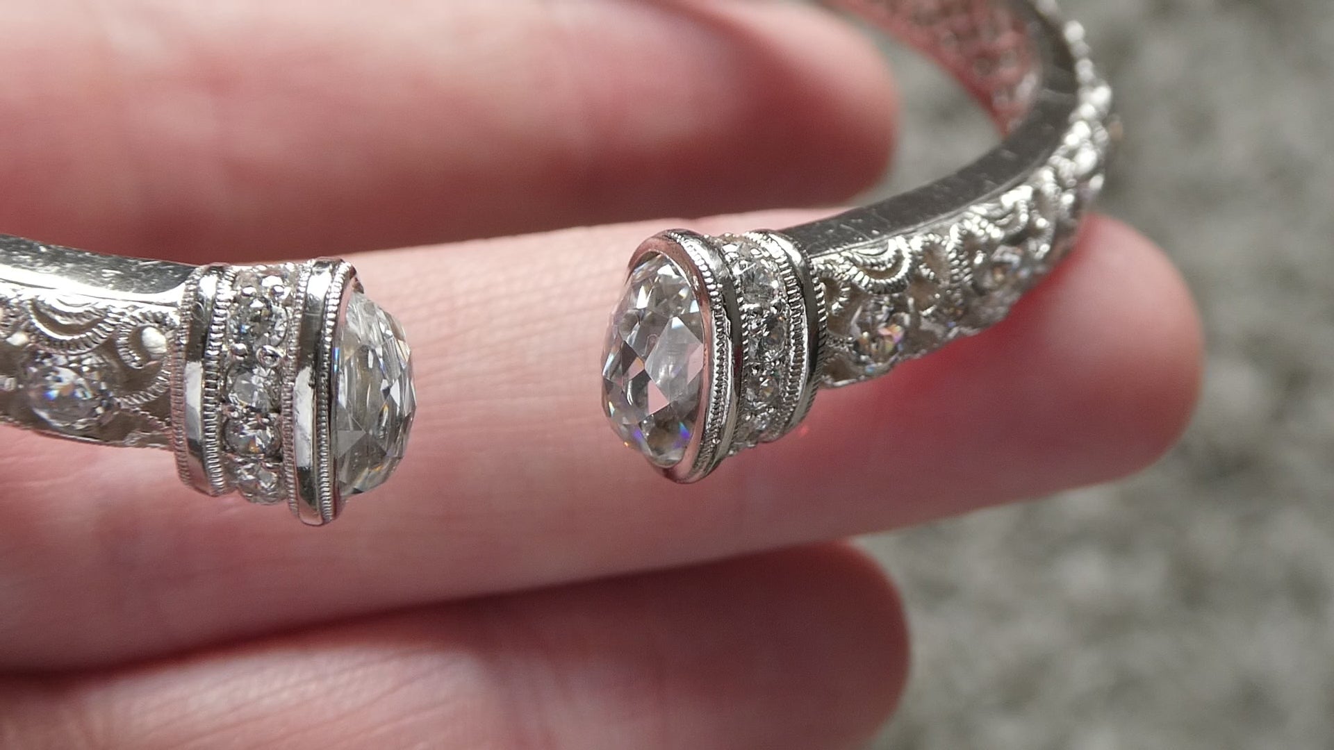 Tacori IVCZ Sterling Silver Epiphany Hinged Cuff Bracelet 27.2g Weight 7.75 Inch