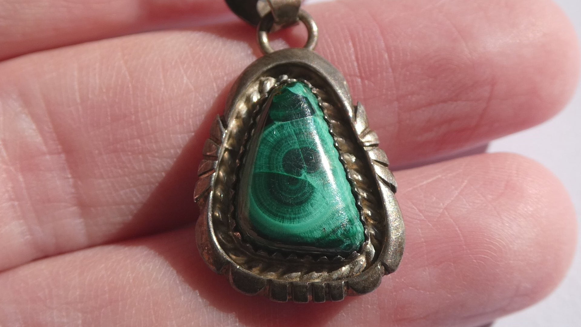 NA Navajo Bernice Bonney Sterling Silver Malachite Pendant 5g 31mm Length BB