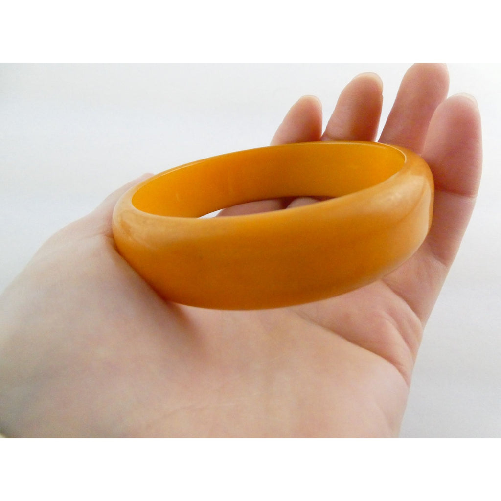 Vintage Bakelite Bangle Bracelet Bright Orange 8 Inches 29.3 Grams Weight
