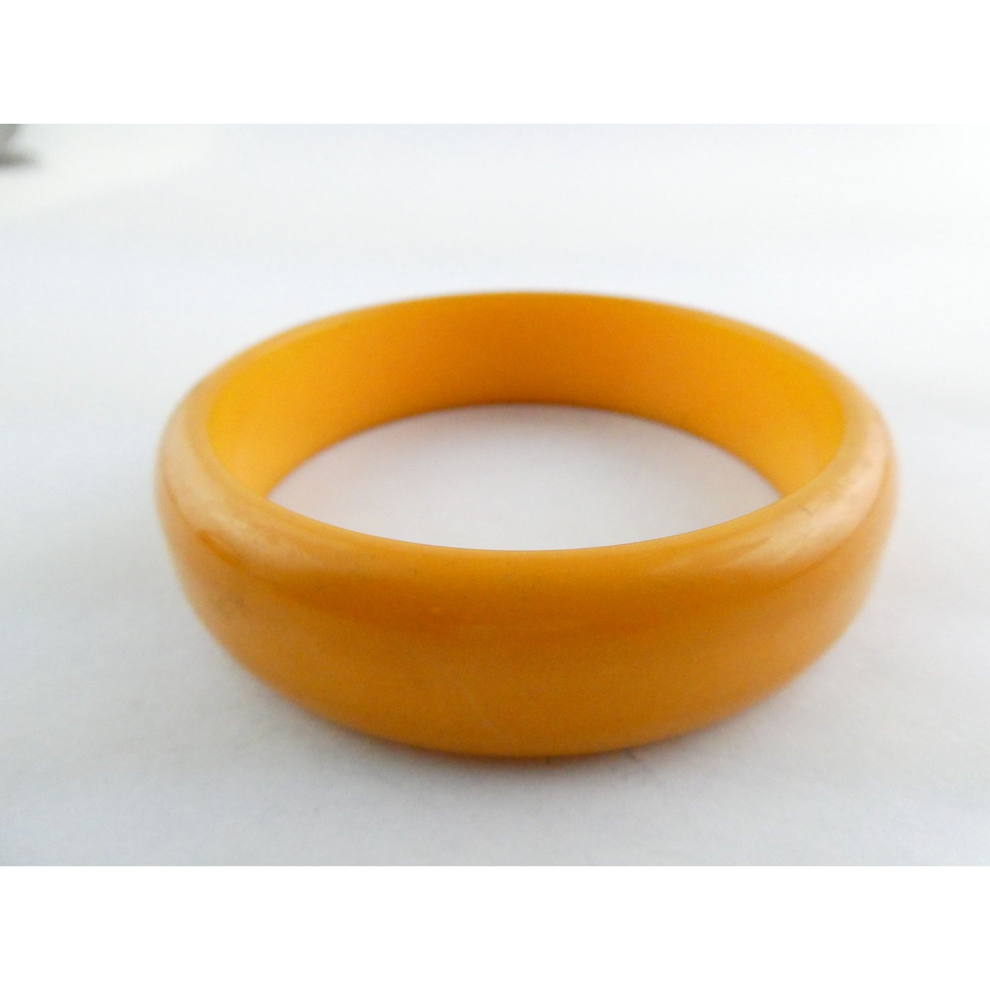 Vintage Bakelite Bangle Bracelet Bright Orange 8 Inches 29.3 Grams Weight