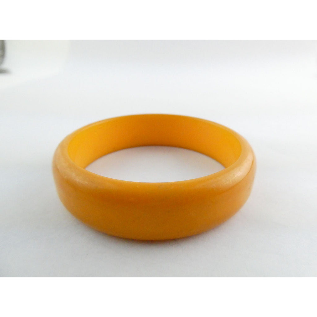 Vintage Bakelite Bangle Bracelet Bright Orange 8 Inches 29.3 Grams Weight