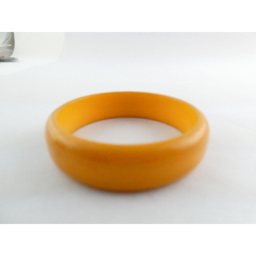 Vintage Bakelite Bangle Bracelet Bright Orange 8 Inches 29.3 Grams Weight