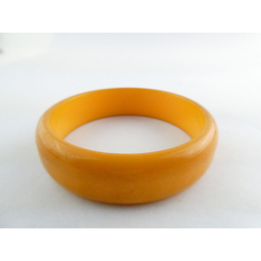Vintage Bakelite Bangle Bracelet Bright Orange 8 Inches 29.3 Grams Weight