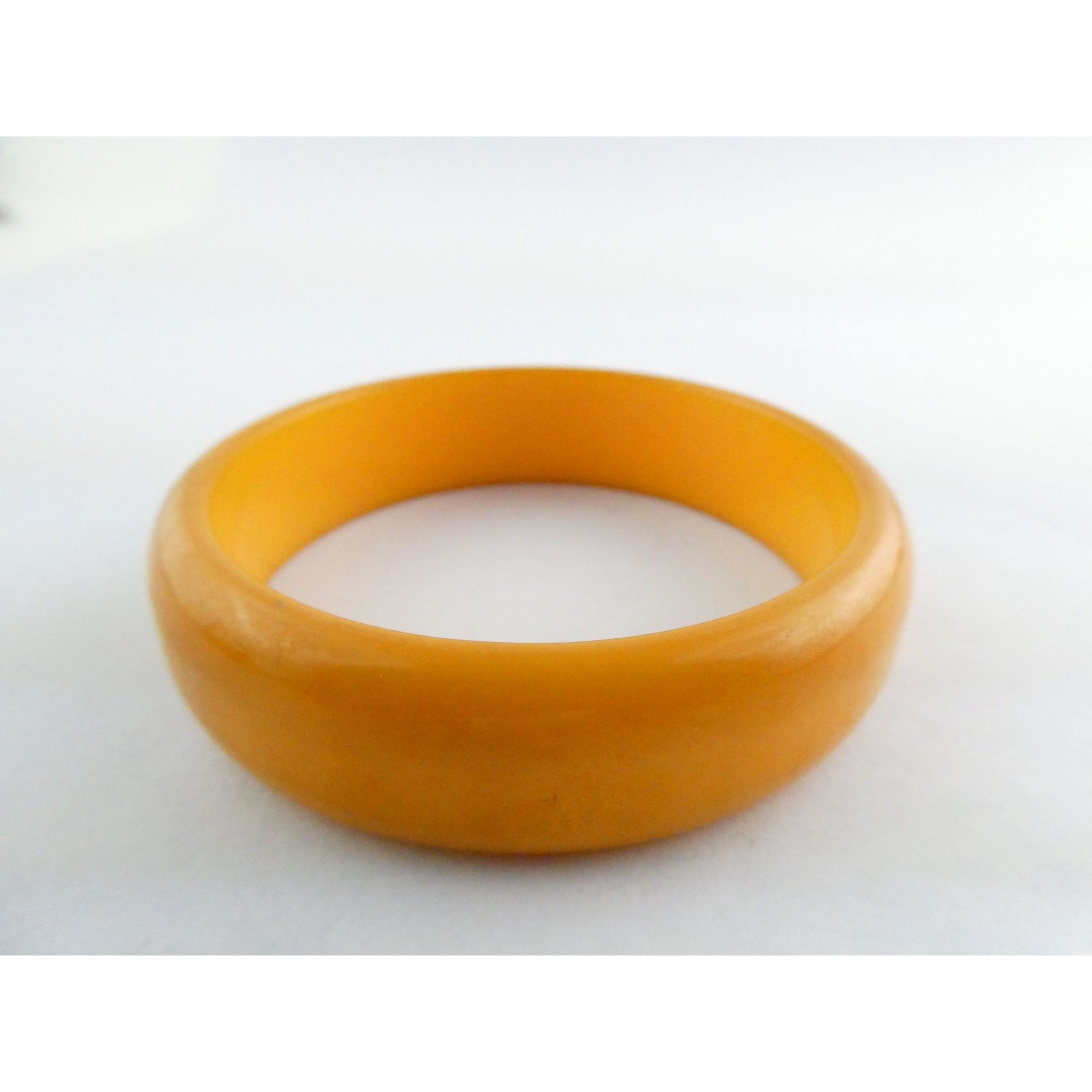 Vintage Bakelite Bangle Bracelet Bright Orange 8 Inches 29.3 Grams Weight