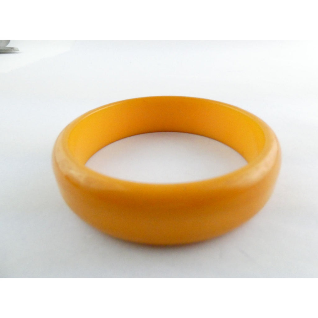 Vintage Bakelite Bangle Bracelet Bright Orange 8 Inches 29.3 Grams Weight