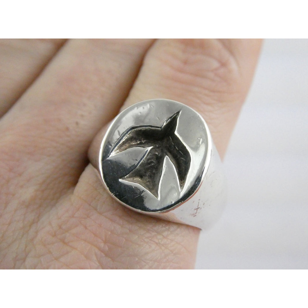 James Avery Descending Dove Concave Center Ring Size 12 Weighs 17g RETIRED Motif