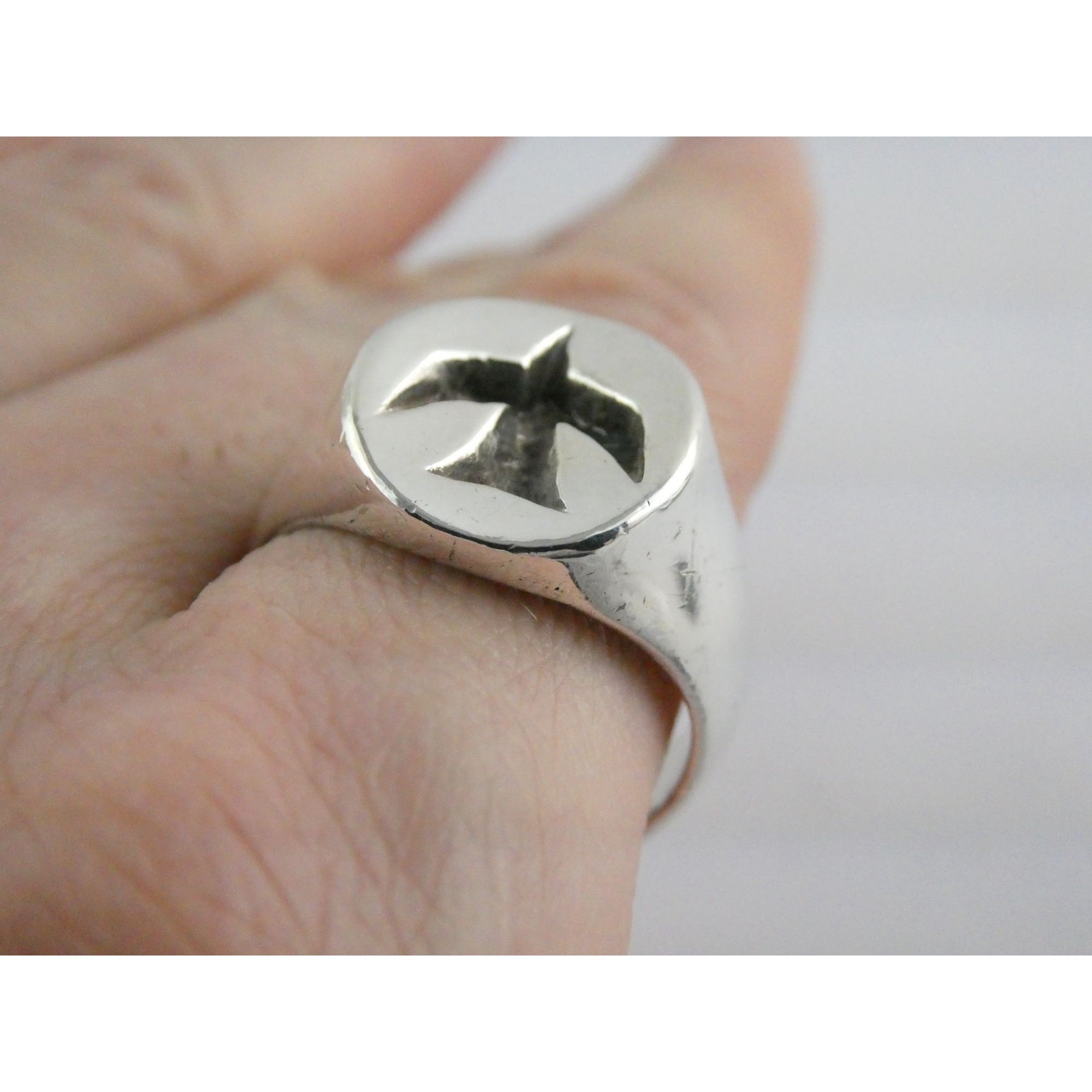 James Avery Descending Dove Concave Center Ring Size 12 Weighs 17g RETIRED Motif