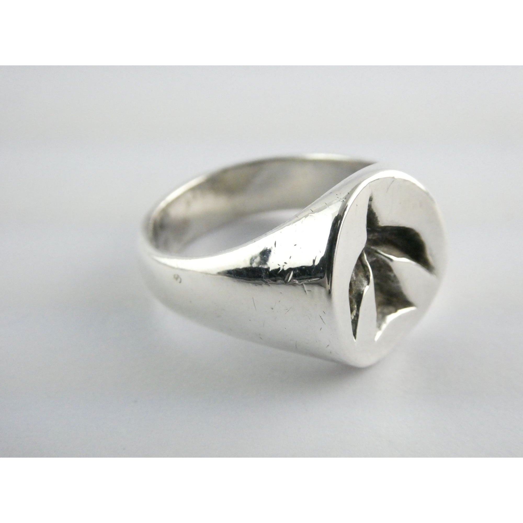James Avery Descending Dove Concave Center Ring Size 12 Weighs 17g RETIRED Motif