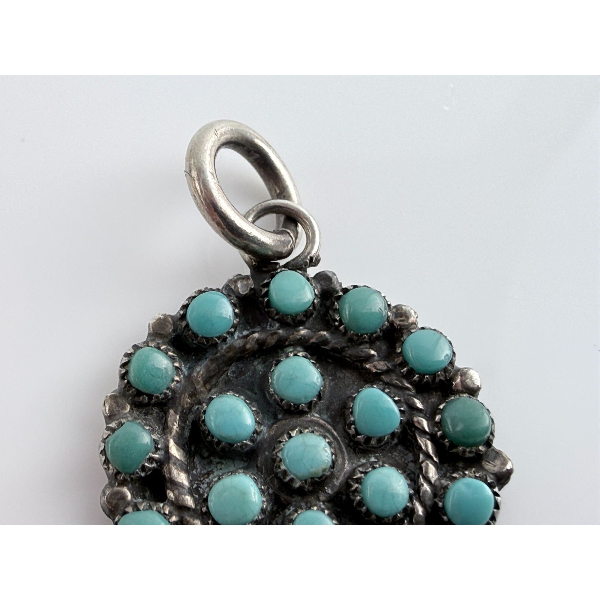 Vintage Southwestern Unmarked Sterling Silver Petit Point Turquoise Pendant 5g